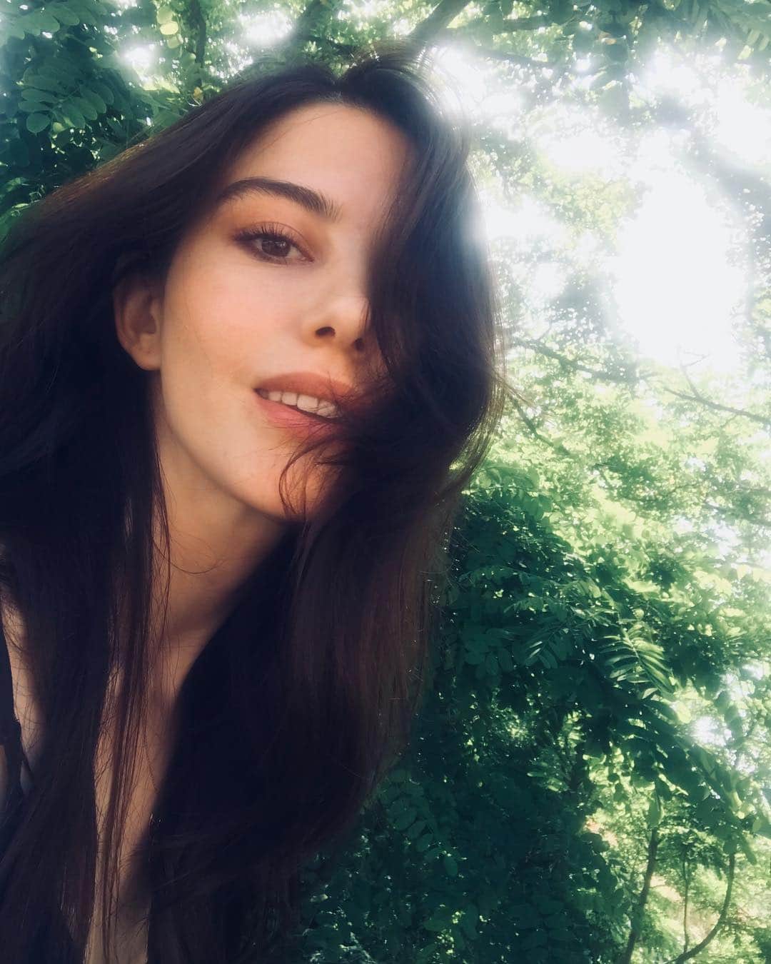 Ozge Gurelのインスタグラム：「🌈」