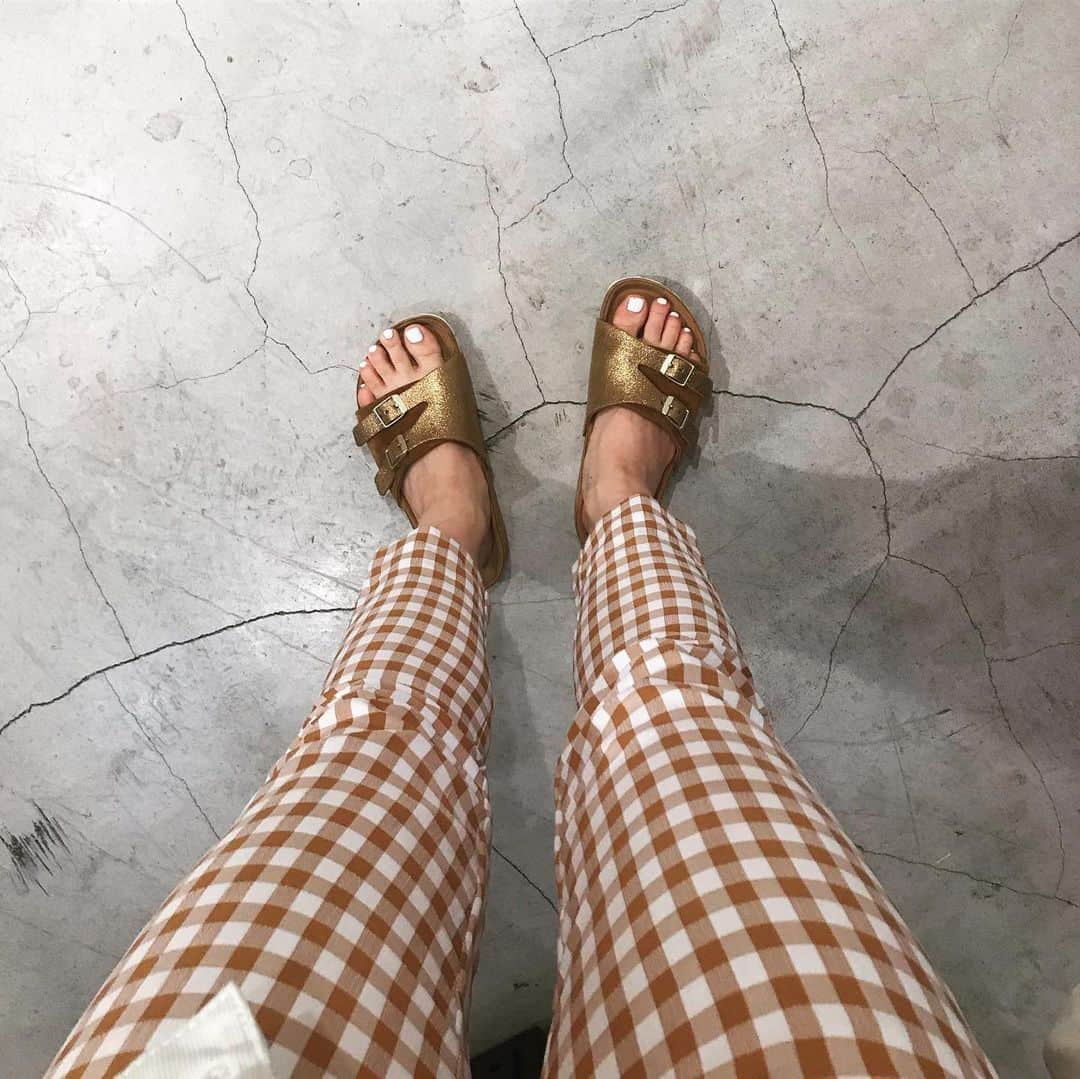 エイミーさんのインスタグラム写真 - (エイミーInstagram)「ビルケンのアートエキシビション👣 知り合いの写真がたくさん飾られていてとても見応え抜群でした📸 #birkenstockuniq  #ビルケンシュトックユニーク」6月5日 0時52分 - amywotsit