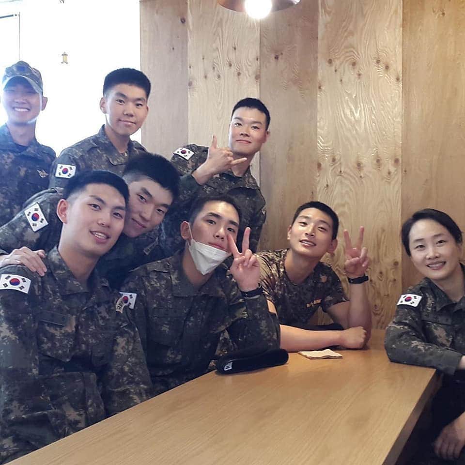 SHINeeのインスタグラム：「Key in the army」