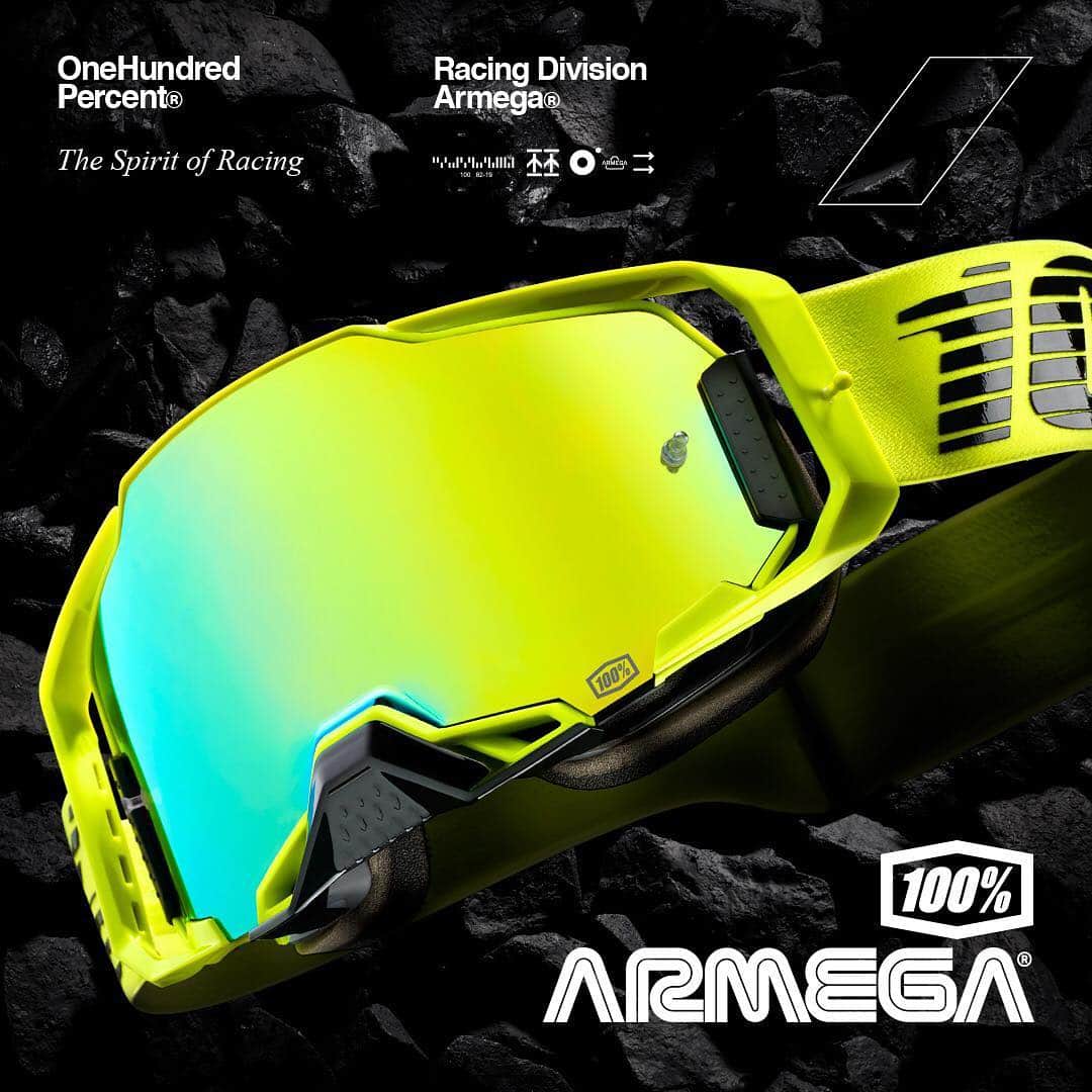 Racer X Onlineさんのインスタグラム写真 - (Racer X OnlineInstagram)「The @ride100percent Armega goggle is available in more colors than ever to top off any kit. Considering safety and vision, the Armega utilizes the first ever 3D molded lens that offers the most secure lens stability and an optically correct field of view.  Available worldwide now.  #ride100eprcent #Armega #WorthTheWait」6月5日 1時00分 - racerxonline