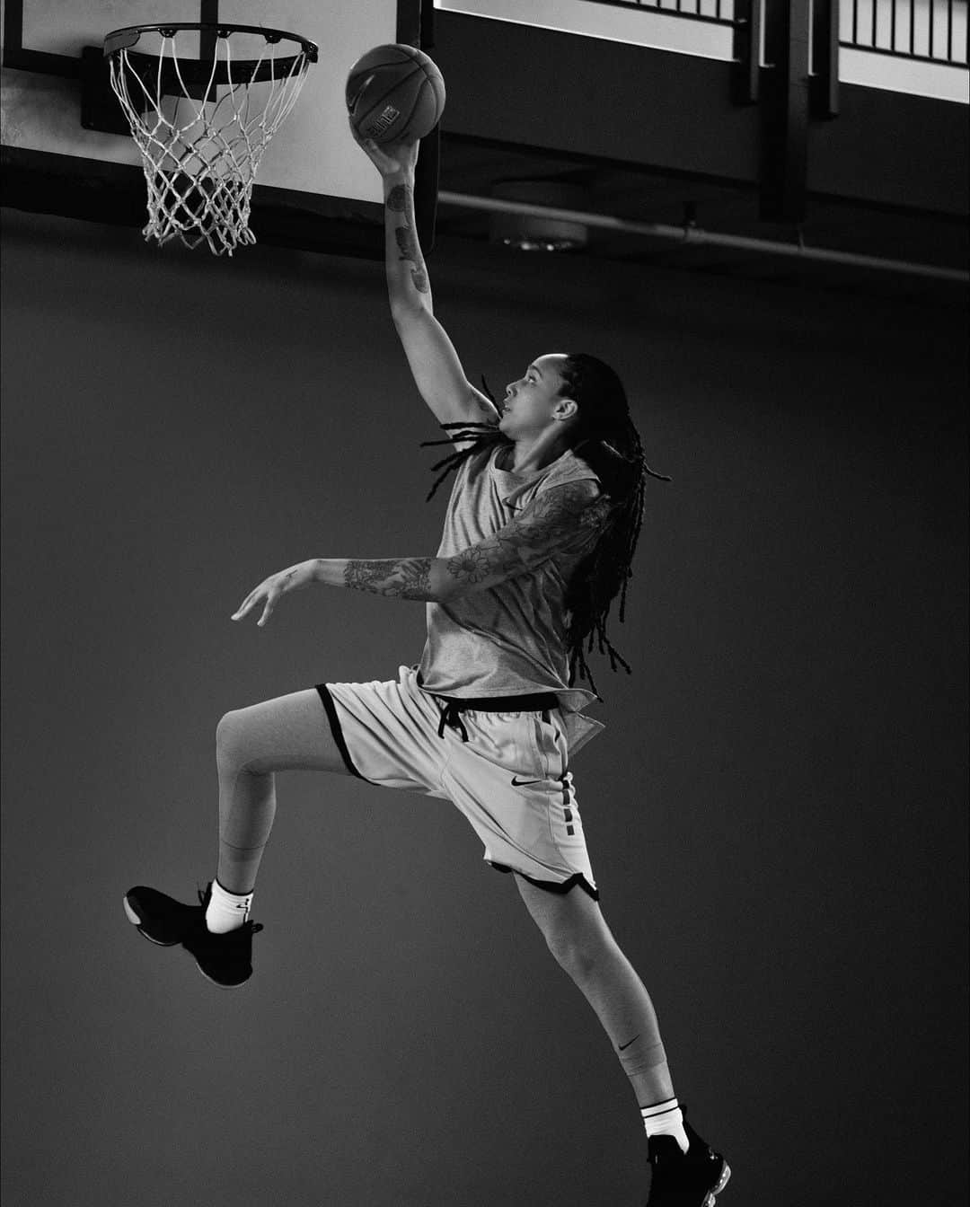 Nike Basketballさんのインスタグラム写真 - (Nike BasketballInstagram)「It doesn’t matter what you play. Nobody wins alone. ⠀ Whether it’s our team, our community, or anyone else who recognizes our victories as their own — progress only comes if we get there as one. ⠀ Inspired by decades of dedication from LGBTQIA+ athletes, and all who work to make sport a more inclusive space, we’re proud to be on this journey together. ⠀ #BeTrue #UntilWeAllWin」6月5日 1時03分 - nikebasketball
