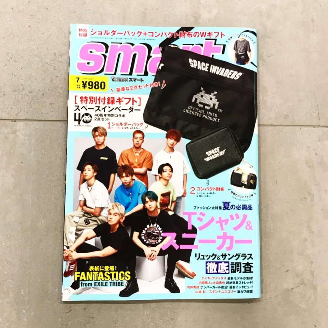 NAUGHTIAMさんのインスタグラム写真 - (NAUGHTIAMInstagram)「【雑誌掲載情報】 「smart（スマート）」7月号に雨の日でも安心な防水レザーバッグパックが掲載させました。 ハンドルやショルダーテープまでレザーを使い、細部にまで拘った高級感あるデザイン。 ビジネスシーンにもマッチするので父の日のギフトにもオススメです。 . . 詳しくは画面をタップ . . オンラインストア、各店舗で販売中 . . #naughtiam #ノーティアム #smart #スマート #防水 #防水バッグ #防水レザー #防水加工バッグ ビジネスバッグ #ビジネスコーデ #ビジカジ #ビジカジコーデ #コーデ #ファッション #ストリートファッション #instgram」6月5日 12時00分 - naughtiam_ntm