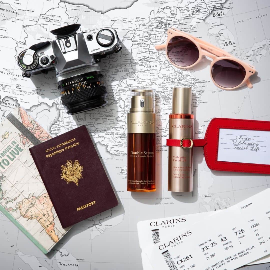 Clarins Canadaさんのインスタグラム写真 - (Clarins CanadaInstagram)「Planning a trip? Pack your bags with our New #VShapingFacialLift and our best-selling #DoubleSerum!✈️ . . . #Clarins #ItsAllAboutYou #Skincare」6月5日 11時00分 - clarinscanada