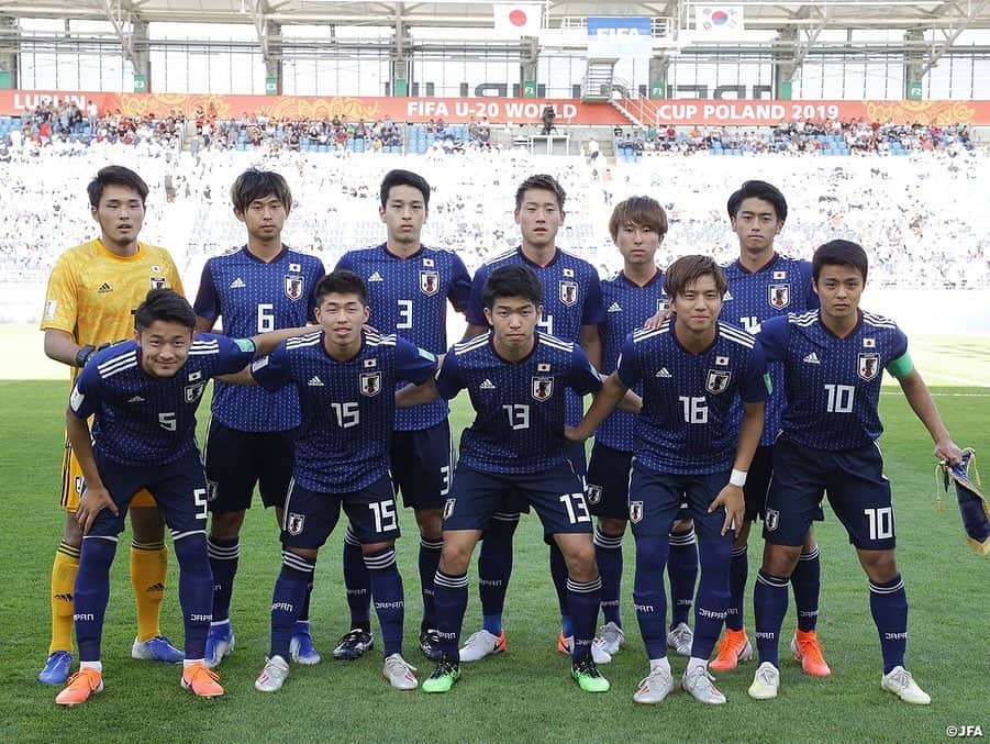 日本サッカー協会さんのインスタグラム写真 - (日本サッカー協会Instagram)「📸Match Photos① U-20日本代表は4日(火)、FIFA U-20ワールドカップポーランド2019のノックアウトステージ初戦でU-20韓国代表と対戦し、試合終盤に失点を許して0-1と惜敗。ベスト16で大会を去ることとなりました。 ・ 影山雅永監督は「前半と後半でガラッと変わった戦いの中でも、しっかりと対応して最後の最後まで戦ってくれた選手を誇りに思っています」と勇敢に戦った選手たちを労いました。 ・ GK 1 #若原智哉 DF 3 #小林友希 DF 4 #瀬古歩夢 DF 5 #菅原由勢 DF 15 #鈴木冬一 →88’ DF 2 #東俊希  MF 6 #郷家友太 →68' FW 20 #中村敬斗 MF 8 #藤本寛也 →88’ FW 18 #原大智  MF 10 #齊藤未月 (C) MF 16 #山田康太 FW 13 #宮代大聖 FW 14 #西川潤 ・ 監督 #影山雅永 ・ 🏆FIFA U-20ワールドカップポーランド 📅グループステージ 5/24 1-1 vsエクアドル🇪🇨 5/26 3-0 vsメキシコ🇲🇽 5/30 0-0 vsイタリア🇮🇹 📅ラウンド16 6/5 0-1 vs韓国🇰🇷 ・ #daihyo #jfa #u20wc」6月5日 11時00分 - japanfootballassociation