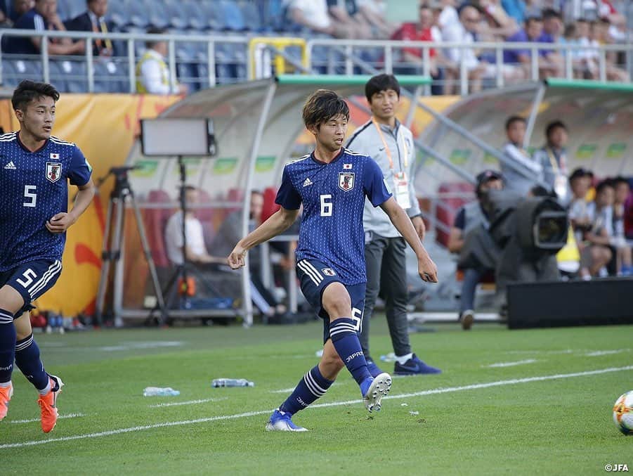 日本サッカー協会さんのインスタグラム写真 - (日本サッカー協会Instagram)「📸Match Photos① U-20日本代表は4日(火)、FIFA U-20ワールドカップポーランド2019のノックアウトステージ初戦でU-20韓国代表と対戦し、試合終盤に失点を許して0-1と惜敗。ベスト16で大会を去ることとなりました。 ・ 影山雅永監督は「前半と後半でガラッと変わった戦いの中でも、しっかりと対応して最後の最後まで戦ってくれた選手を誇りに思っています」と勇敢に戦った選手たちを労いました。 ・ GK 1 #若原智哉 DF 3 #小林友希 DF 4 #瀬古歩夢 DF 5 #菅原由勢 DF 15 #鈴木冬一 →88’ DF 2 #東俊希  MF 6 #郷家友太 →68' FW 20 #中村敬斗 MF 8 #藤本寛也 →88’ FW 18 #原大智  MF 10 #齊藤未月 (C) MF 16 #山田康太 FW 13 #宮代大聖 FW 14 #西川潤 ・ 監督 #影山雅永 ・ 🏆FIFA U-20ワールドカップポーランド 📅グループステージ 5/24 1-1 vsエクアドル🇪🇨 5/26 3-0 vsメキシコ🇲🇽 5/30 0-0 vsイタリア🇮🇹 📅ラウンド16 6/5 0-1 vs韓国🇰🇷 ・ #daihyo #jfa #u20wc」6月5日 11時00分 - japanfootballassociation