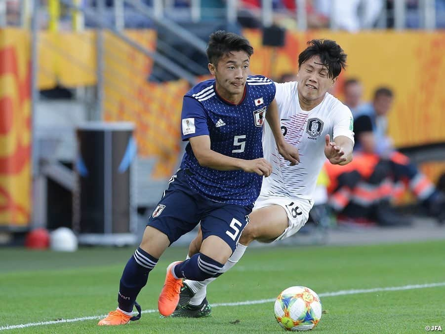 日本サッカー協会さんのインスタグラム写真 - (日本サッカー協会Instagram)「📸Match Photos① U-20日本代表は4日(火)、FIFA U-20ワールドカップポーランド2019のノックアウトステージ初戦でU-20韓国代表と対戦し、試合終盤に失点を許して0-1と惜敗。ベスト16で大会を去ることとなりました。 ・ 影山雅永監督は「前半と後半でガラッと変わった戦いの中でも、しっかりと対応して最後の最後まで戦ってくれた選手を誇りに思っています」と勇敢に戦った選手たちを労いました。 ・ GK 1 #若原智哉 DF 3 #小林友希 DF 4 #瀬古歩夢 DF 5 #菅原由勢 DF 15 #鈴木冬一 →88’ DF 2 #東俊希  MF 6 #郷家友太 →68' FW 20 #中村敬斗 MF 8 #藤本寛也 →88’ FW 18 #原大智  MF 10 #齊藤未月 (C) MF 16 #山田康太 FW 13 #宮代大聖 FW 14 #西川潤 ・ 監督 #影山雅永 ・ 🏆FIFA U-20ワールドカップポーランド 📅グループステージ 5/24 1-1 vsエクアドル🇪🇨 5/26 3-0 vsメキシコ🇲🇽 5/30 0-0 vsイタリア🇮🇹 📅ラウンド16 6/5 0-1 vs韓国🇰🇷 ・ #daihyo #jfa #u20wc」6月5日 11時00分 - japanfootballassociation