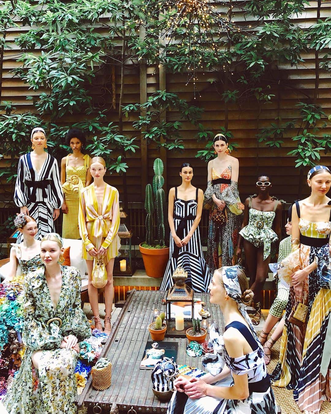 ヒラリー・ローダさんのインスタグラム写真 - (ヒラリー・ローダInstagram)「It was a garden party right in the middle of #NYC 😍 swipe to see all of the beautiful @silviatcherassi dresses」6月5日 11時01分 - hilaryrhoda