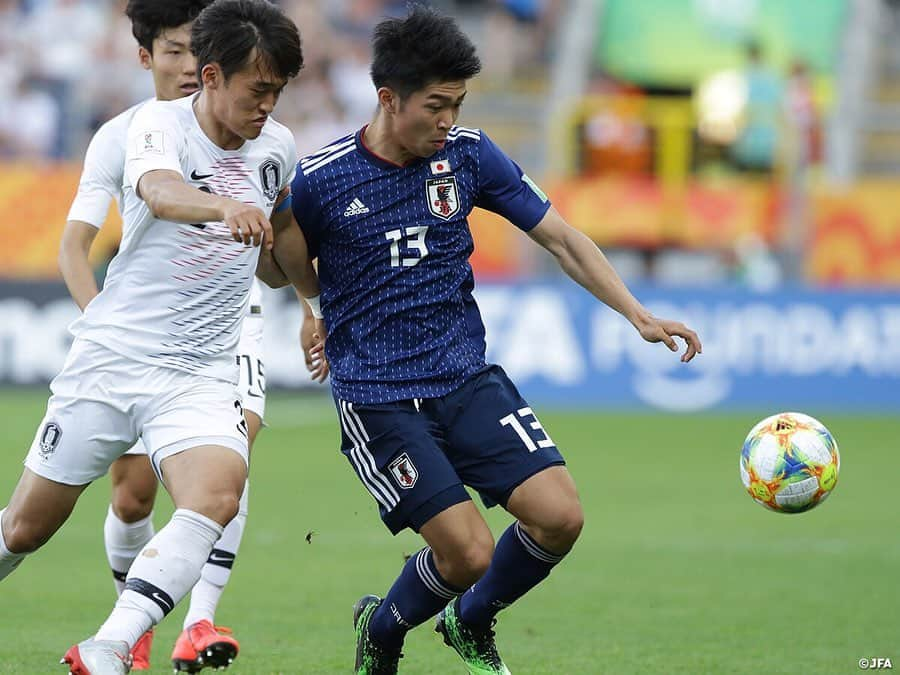 日本サッカー協会さんのインスタグラム写真 - (日本サッカー協会Instagram)「📸Match Photos② U-20日本代表は4日(火)、FIFA U-20ワールドカップポーランド2019のノックアウトステージ初戦でU-20韓国代表と対戦し、試合終盤に失点を許して0-1と惜敗。ベスト16で大会を去ることとなりました。 ・ 影山雅永監督は「前半と後半でガラッと変わった戦いの中でも、しっかりと対応して最後の最後まで戦ってくれた選手を誇りに思っています」と勇敢に戦った選手たちを労いました。 ・ GK 1 #若原智哉 DF 3 #小林友希 DF 4 #瀬古歩夢 DF 5 #菅原由勢 DF 15 #鈴木冬一 →88’ DF 2 #東俊希  MF 6 #郷家友太 →68' FW 20 #中村敬斗 MF 8 #藤本寛也 →88’ FW 18 #原大智  MF 10 #齊藤未月 (C) MF 16 #山田康太 FW 13 #宮代大聖 FW 14 #西川潤 ・ 監督 #影山雅永 ・ 🏆FIFA U-20ワールドカップポーランド 📅グループステージ 5/24 1-1 vsエクアドル🇪🇨 5/26 3-0 vsメキシコ🇲🇽 5/30 0-0 vsイタリア🇮🇹 📅ラウンド16 6/5 0-1 vs韓国🇰🇷 ・ #daihyo #jfa #u20wc」6月5日 11時02分 - japanfootballassociation