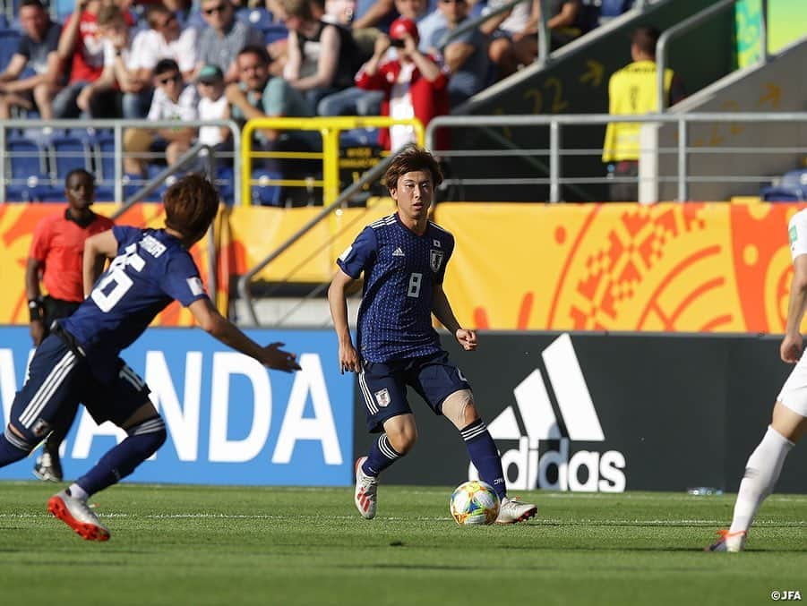 日本サッカー協会さんのインスタグラム写真 - (日本サッカー協会Instagram)「📸Match Photos② U-20日本代表は4日(火)、FIFA U-20ワールドカップポーランド2019のノックアウトステージ初戦でU-20韓国代表と対戦し、試合終盤に失点を許して0-1と惜敗。ベスト16で大会を去ることとなりました。 ・ 影山雅永監督は「前半と後半でガラッと変わった戦いの中でも、しっかりと対応して最後の最後まで戦ってくれた選手を誇りに思っています」と勇敢に戦った選手たちを労いました。 ・ GK 1 #若原智哉 DF 3 #小林友希 DF 4 #瀬古歩夢 DF 5 #菅原由勢 DF 15 #鈴木冬一 →88’ DF 2 #東俊希  MF 6 #郷家友太 →68' FW 20 #中村敬斗 MF 8 #藤本寛也 →88’ FW 18 #原大智  MF 10 #齊藤未月 (C) MF 16 #山田康太 FW 13 #宮代大聖 FW 14 #西川潤 ・ 監督 #影山雅永 ・ 🏆FIFA U-20ワールドカップポーランド 📅グループステージ 5/24 1-1 vsエクアドル🇪🇨 5/26 3-0 vsメキシコ🇲🇽 5/30 0-0 vsイタリア🇮🇹 📅ラウンド16 6/5 0-1 vs韓国🇰🇷 ・ #daihyo #jfa #u20wc」6月5日 11時02分 - japanfootballassociation