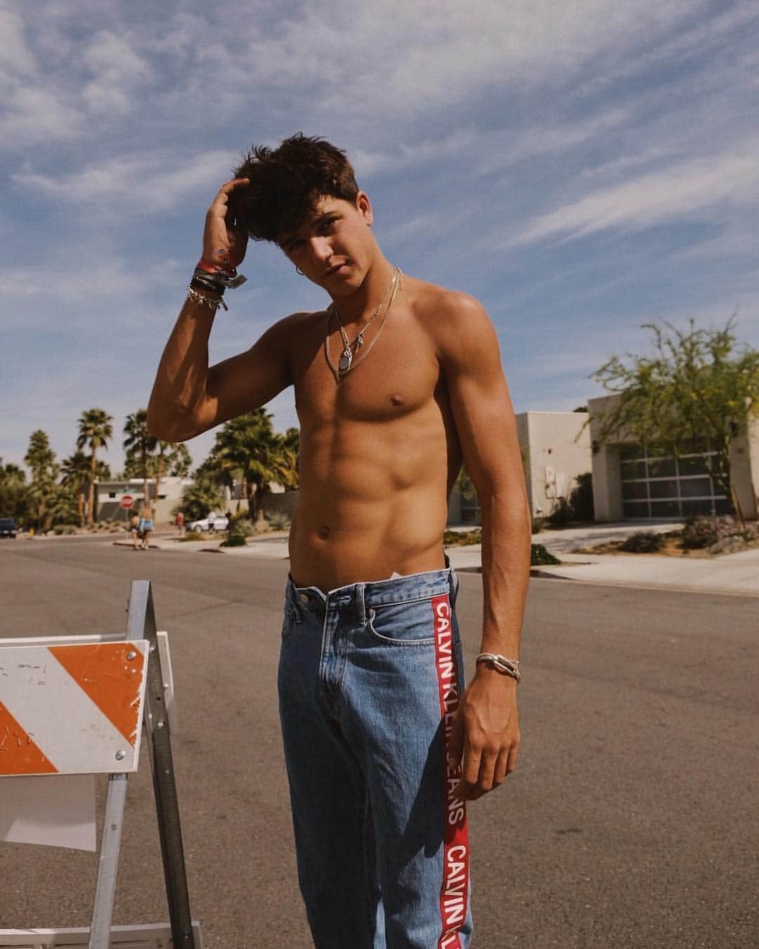 Calvin Kleinさんのインスタグラム写真 - (Calvin KleinInstagram)「It feels like *almost* #summer 🌇 c/o @joanmargariit – styled in our CKJ 035 straight taped #jeans ⠀⠀⠀⠀⠀⠀⠀⠀ Summer plans? Share with us ➡️ #MYCALVINS」6月5日 11時03分 - calvinklein