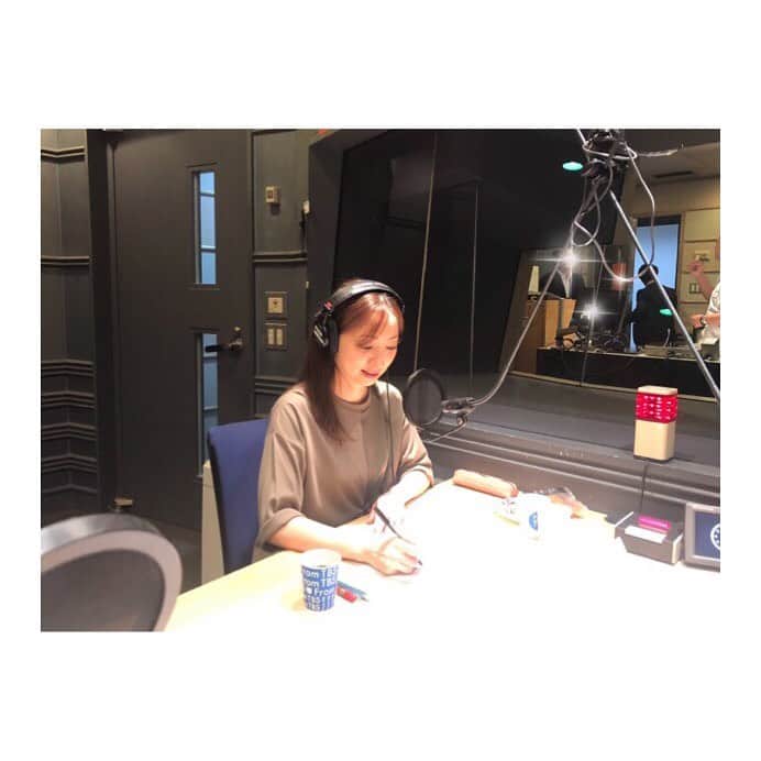 白羽ゆりのインスタグラム：「TBSラジオドラマ 「文学の扉」7月21、28日(日)オンエアです。少し先ですが、お知らせです。  とっても楽しい収録でした！ 中嶋朋子さんとご一緒させていただきましたが、もう流石。  そして、やっぱり声のお仕事が好きです。ずっと続いたら良いなぁ。  ぜひ、皆さん聴いてみて下さいね✨ #文学の扉」
