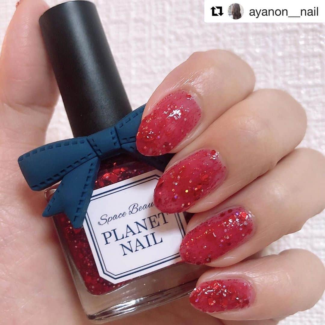 【PLANET NAIL（プラネット ネイル）】公式さんのインスタグラム写真 - (【PLANET NAIL（プラネット ネイル）】公式Instagram)「@ayanon__nail さん PLANET NAIL Basic Line PLB12 #隠されたリオの真実 を使用したネイルアレンジ ありがとうございます💅✨ . #Repost @ayanon__nail with @get_repost ・・・ .﻿﻿﻿ ▼PLB12 #隠されたリオの真実﻿﻿﻿﻿ を使用したネイルアレンジ💅✨﻿﻿﻿﻿ ﻿﻿﻿﻿ ﻿﻿﻿﻿ いちごシロップみたいで可愛い🍓🍓﻿ ﻿ひと塗りでも発色良いけど、﻿ 二度塗りしたのがこの完成ネイル💅﻿ いちごが食べたくなった🤤💗笑﻿ ﻿﻿ ﻿﻿ #💅#ネイル#ネイルデザイン#ネイルアート#ネイル💅#ネイル好き#ネイルパーツ#ねいる#セルフネイル#セルフネイル初心者#簡単ネイル#ラメネイル#ラメグラデーション#ラメグラ#ラメフレンチ#プラネットネイル#プラネット#プラネットネイルポリッシュ#planetnail#instagram#instagood#instalike#ins#good#nail#nailsofinstagram#nailstagram#naildesign ﻿﻿﻿ @planet.jp」6月5日 11時43分 - planet.jp