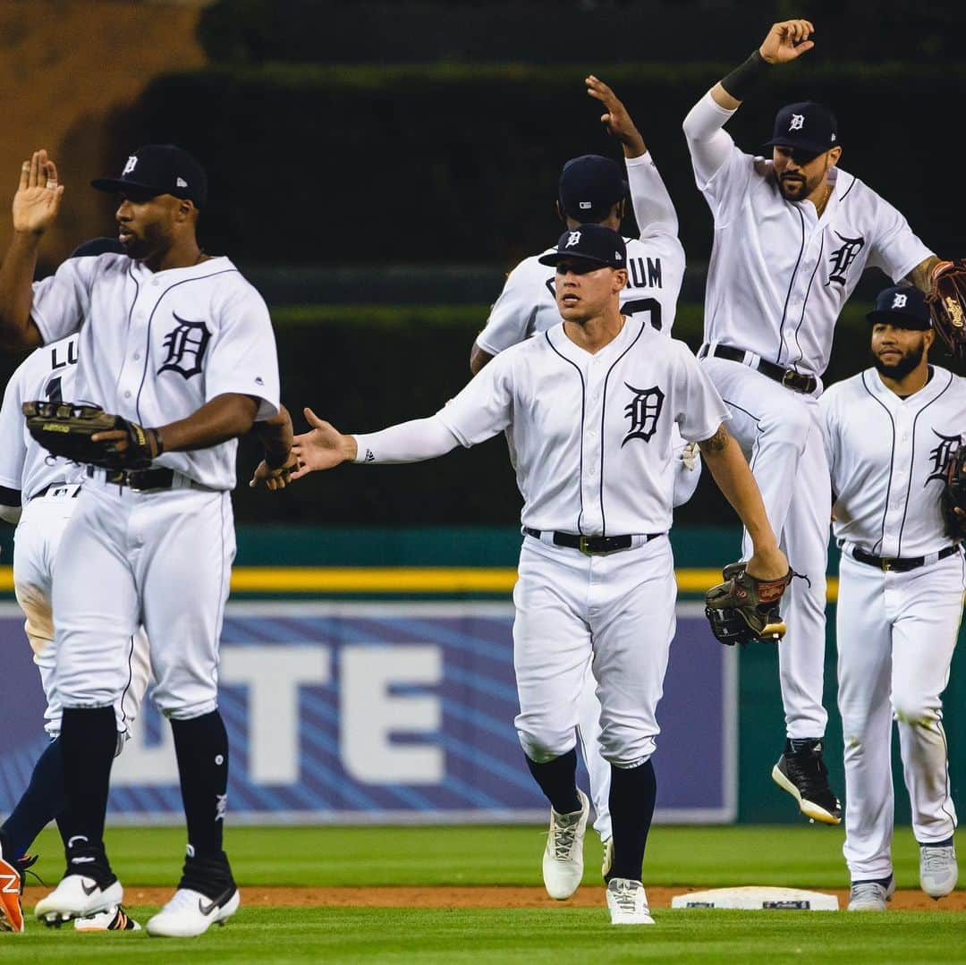 デトロイト・タイガースさんのインスタグラム写真 - (デトロイト・タイガースInstagram)「Bring it in for a #TigersWin.」6月5日 11時44分 - tigers