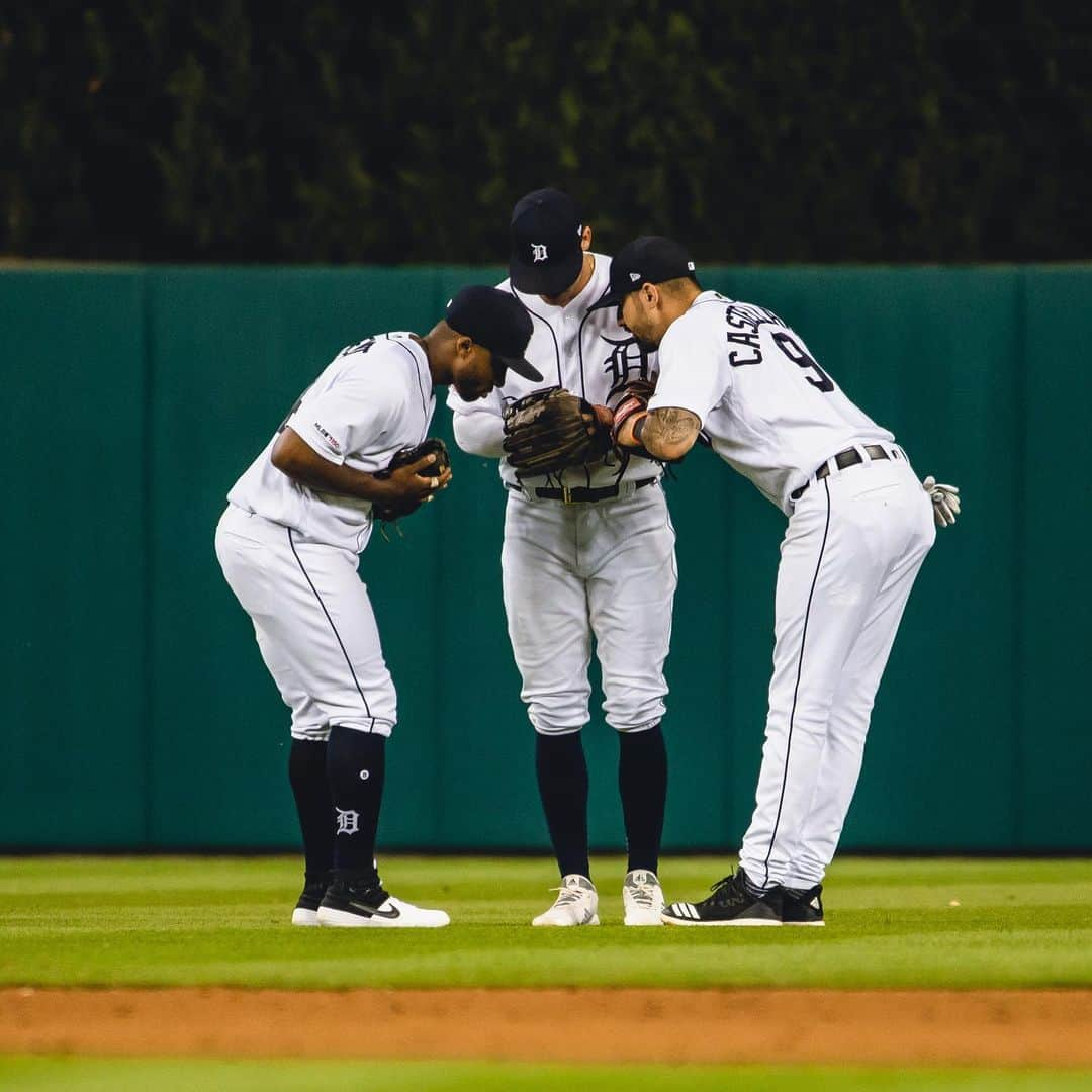 デトロイト・タイガースさんのインスタグラム写真 - (デトロイト・タイガースInstagram)「Bring it in for a #TigersWin.」6月5日 11時44分 - tigers