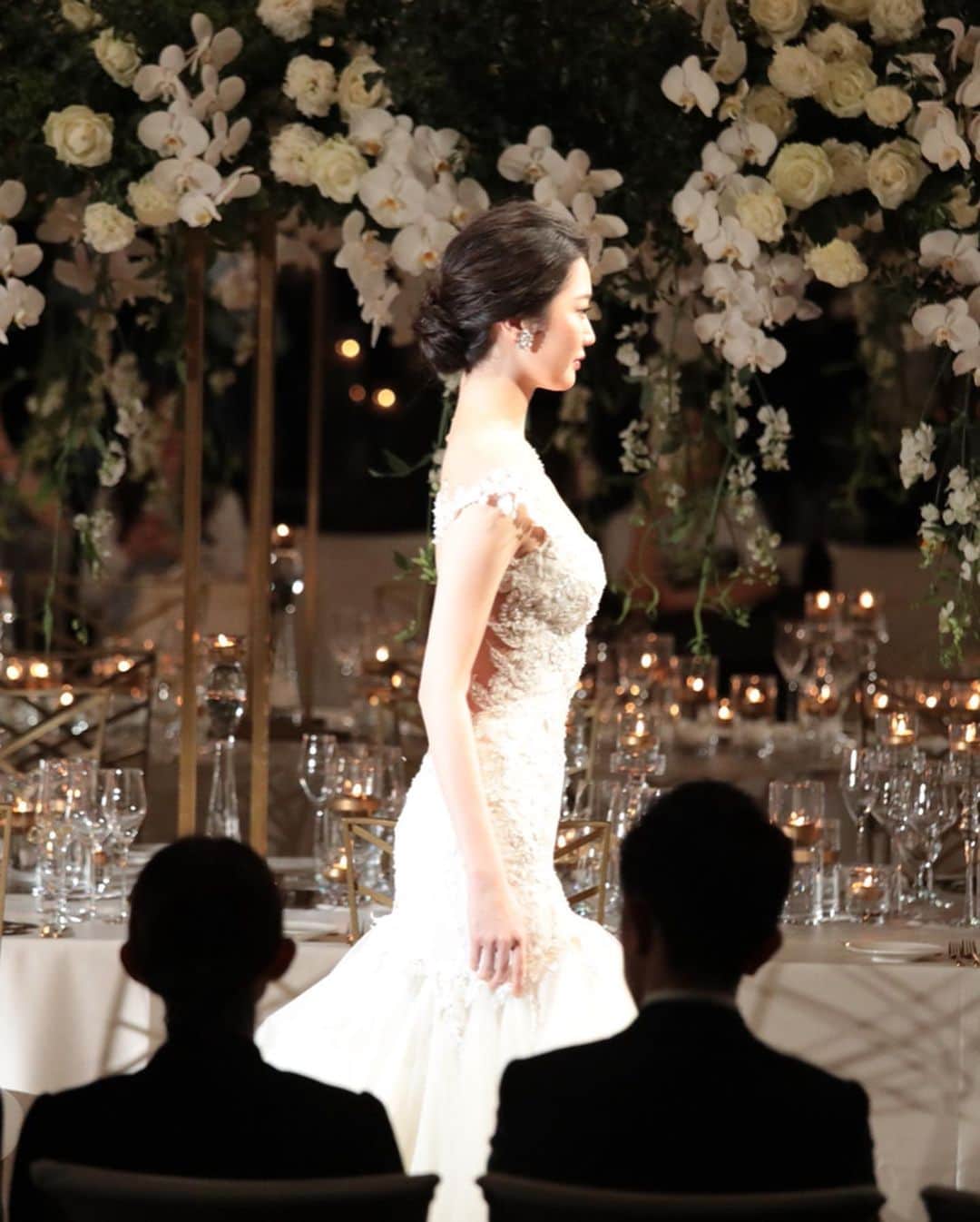 Magnolia Whiteさんのインスタグラム写真 - (Magnolia WhiteInstagram)「Showcasing the beautiful Allegra gown by @galialahav at the The Ritz-Carlton Tokyo﻿.﻿﻿﻿ ﻿﻿﻿﻿﻿ @ritzcarltontokyo で開催されたドレスショーの様子です。ドレスはレースに煌めくビージングとスカートに装飾された花モチーフが美しい、Galia LahavのAllegraです。﻿﻿﻿ ﻿﻿﻿ #magnoliawhite #mwhawaii #theritzcarlton #theritzcarltontokyo #galialahav #allegra #illusionback #weddingdress #weddinggown #tulledress #bridalgown #hotelwedding #bridalfashion #マグノリアホワイト #ザリッツカールトン #ザリッツカールトン東京 #リッツカールトン東京 #ガリアラハヴ #ウエディングドレス #マーメイドドレス #マーメイドライン #インポートドレス #オーダードレス #チュールドレス #ドレス試着 #ドレス選び #ホテルウエディング #ホテル婚 #ホテル挙式 #ウエディングフェア﻿」6月5日 11時48分 - magnoliawhite_official