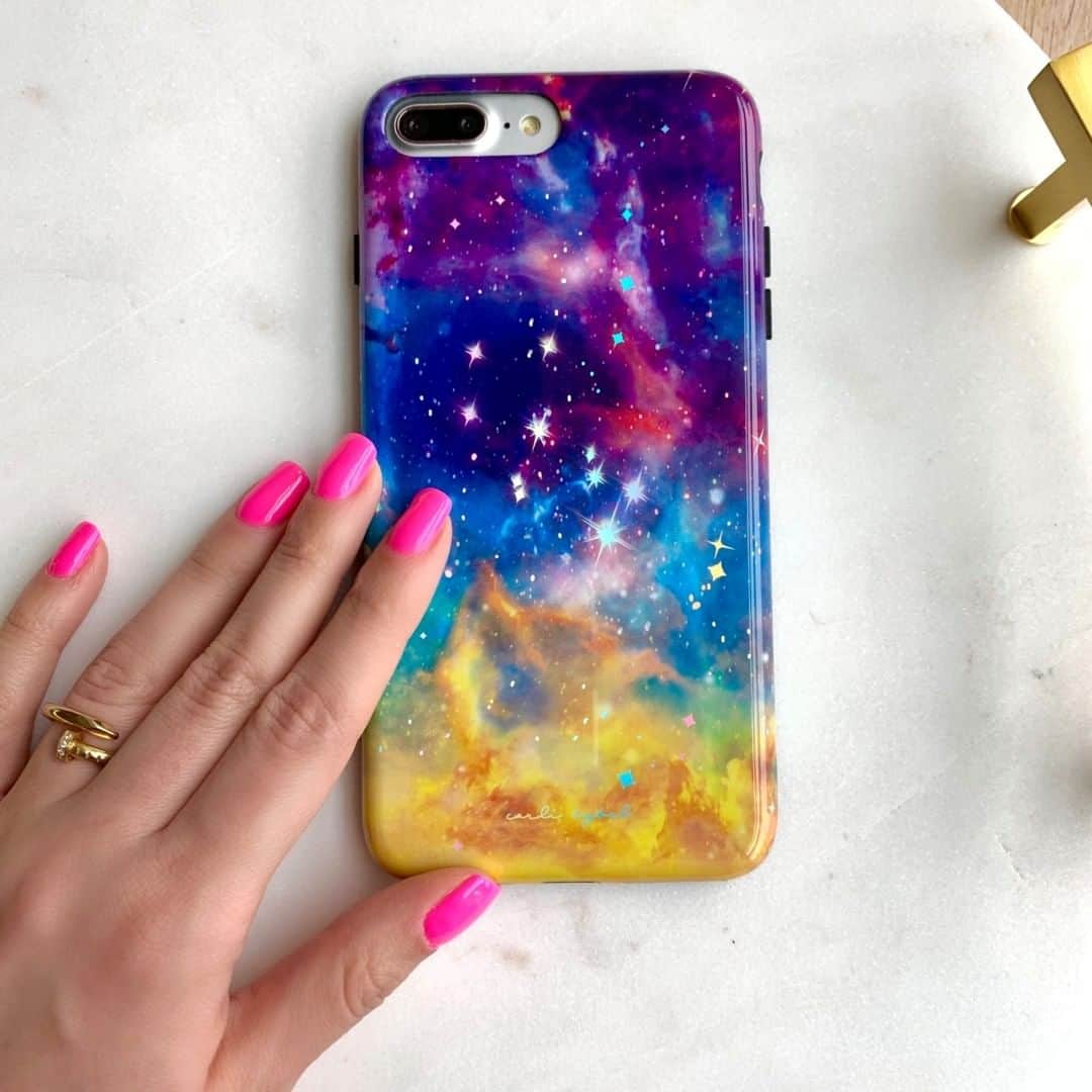 VELVETCAVIARさんのインスタグラム写真 - (VELVETCAVIARInstagram)「Sending my selfies to NASA because I'm a star. 💁‍♀️⭐⠀⠀⠀⠀⠀⠀⠀⠀⠀ ⠀⠀⠀⠀⠀⠀⠀⠀⠀ Our Midnight Galaxy Case is a part of the exclusive @carlibel Collection. It features a gloss finish and black bumper for added screen protection. Style it with our matching Midnight Galaxy Grip Ring. Get yours @velvetcaviar 💛💙💜」6月5日 3時01分 - velvetcaviar