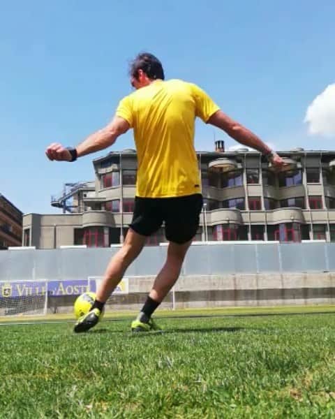 パオロ・デ・チェリエのインスタグラム：「Waiting🇺🇲🇺🇲🇺🇲 #trainingday  #instagood #sun #summer #soccer」