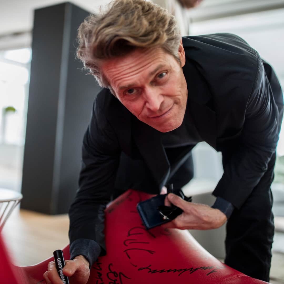 BoConceptさんのインスタグラム写真 - (BoConceptInstagram)「The Imola chair has been featured in countless films, ads and TV series. And this year it took centre stage at Cannes Film Festival in award-worthy red leather. The chair, signed by celebrities including @willemdafoe1955, @antoniobanderasoficial and @chloessevigny, will be auctioned with the proceeds going to @imagineformargo_officiel.  #enfantssanscancer #gofightwin #cannesfilmfestival #cannes2019 #plagemajestic72 #boconcept #danishdesign」6月5日 3時13分 - boconcept_official