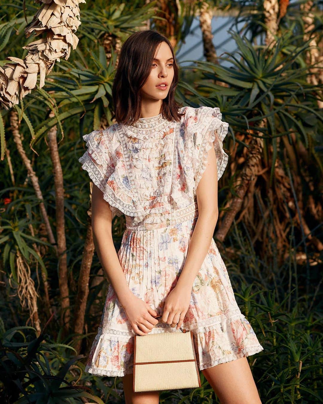 Harrodsさんのインスタグラム写真 - (HarrodsInstagram)「Name a more beautiful pairing than this floral @zimmermann dress and @huntingseasonnyc arm candy. We’ll wait. #Harrods #HarrodsFashion」6月5日 3時14分 - harrods
