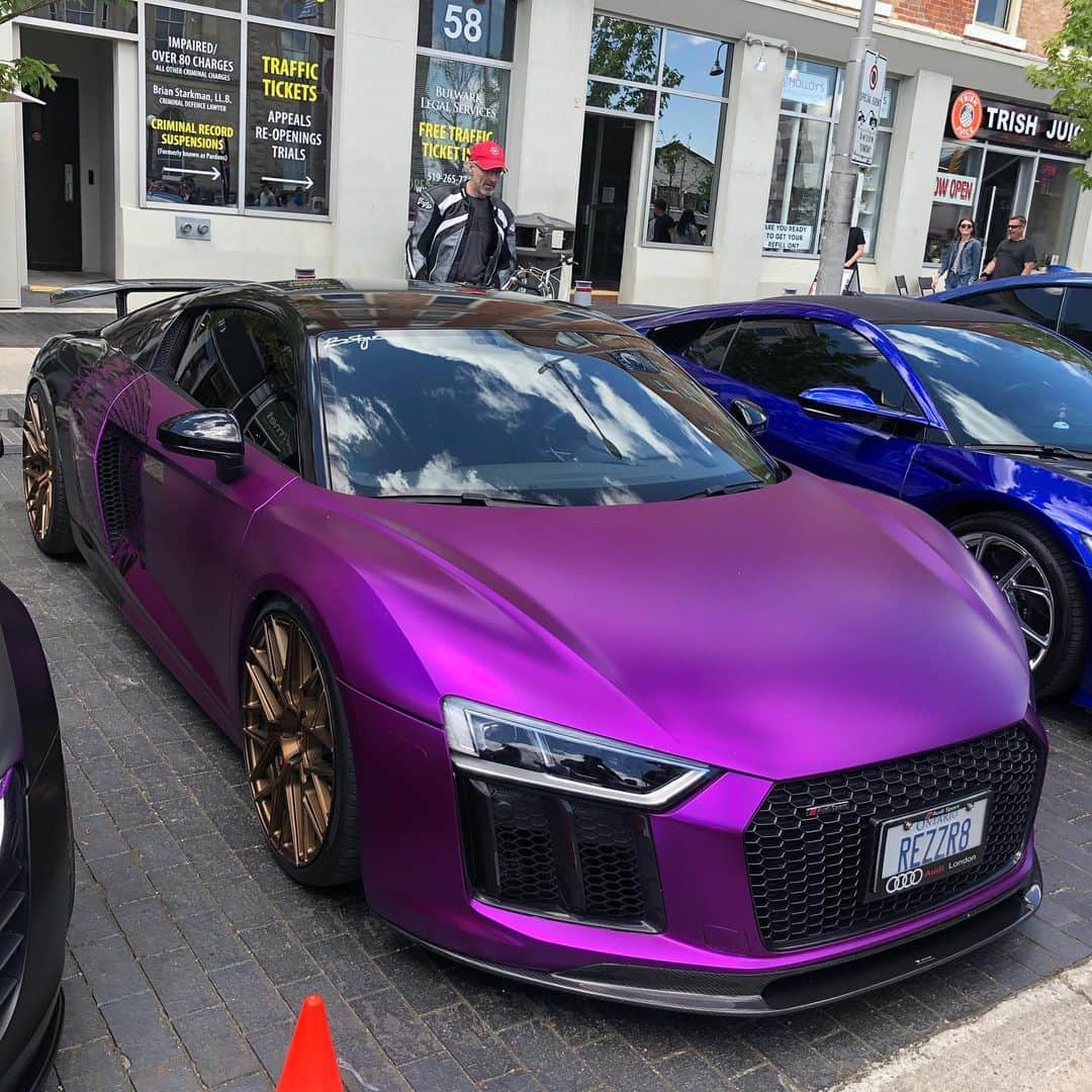 CarsWithoutLimitsさんのインスタグラム写真 - (CarsWithoutLimitsInstagram)「Stunning colour on this R8 😈 Photo @indujan_  #carswithoutlimits #audi #r8 #audir8 #purple #toronto」6月5日 3時23分 - carswithoutlimits