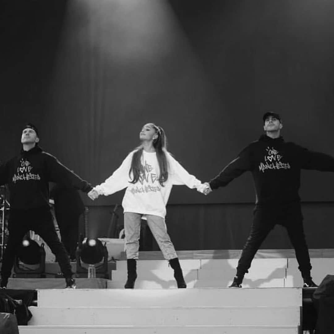 アリアナ・グランデさんのインスタグラム写真 - (アリアナ・グランデInstagram)「🖤」6月5日 3時46分 - arianagrande