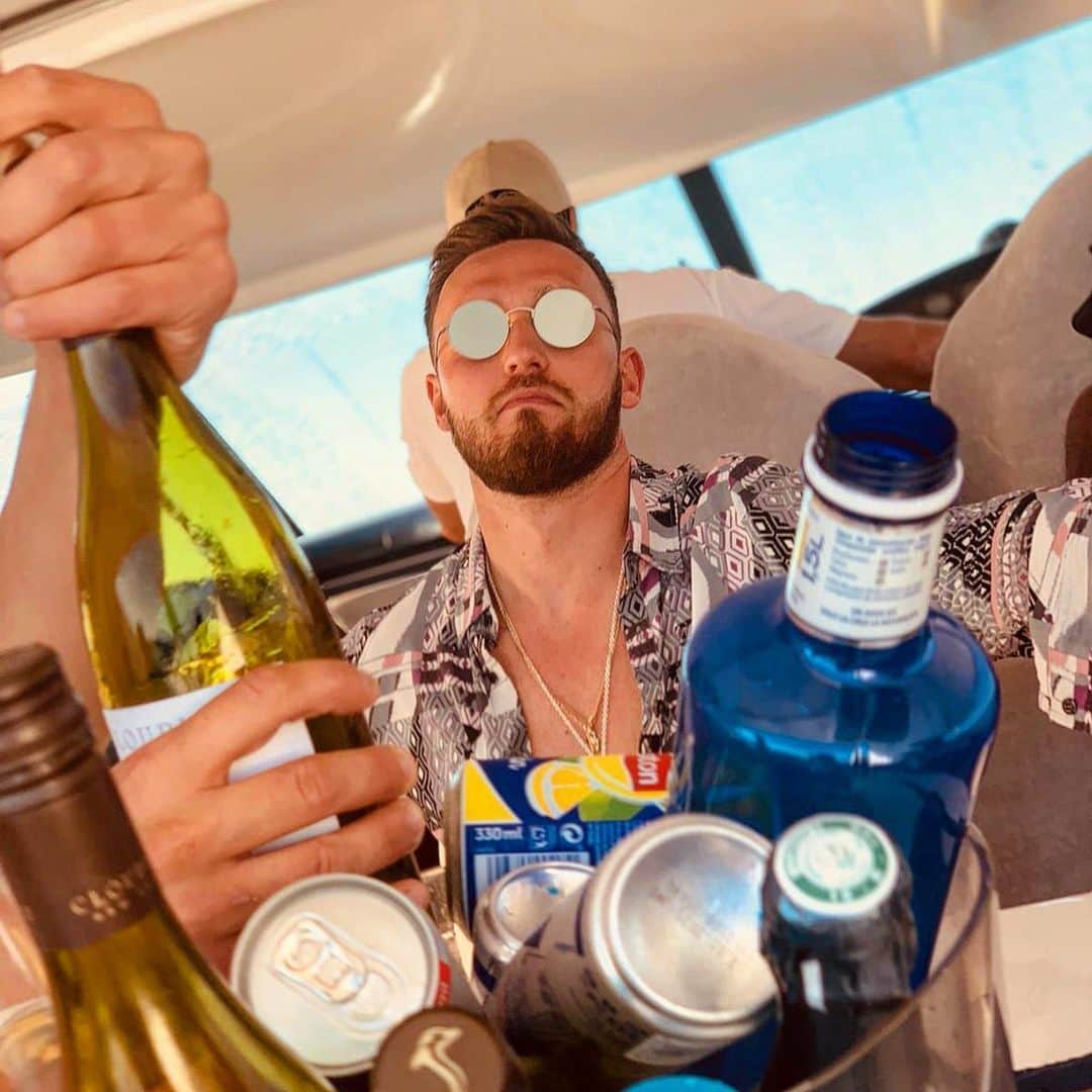 マルコ・ヘーガーのインスタグラム：「Positive #vibes  #cheers @fckoeln  #blessed #enjoy #holidays #kraft #tanken #effzeh #team #fun #together #liebedeinestadt #mh6 #boat #trip #formentera」