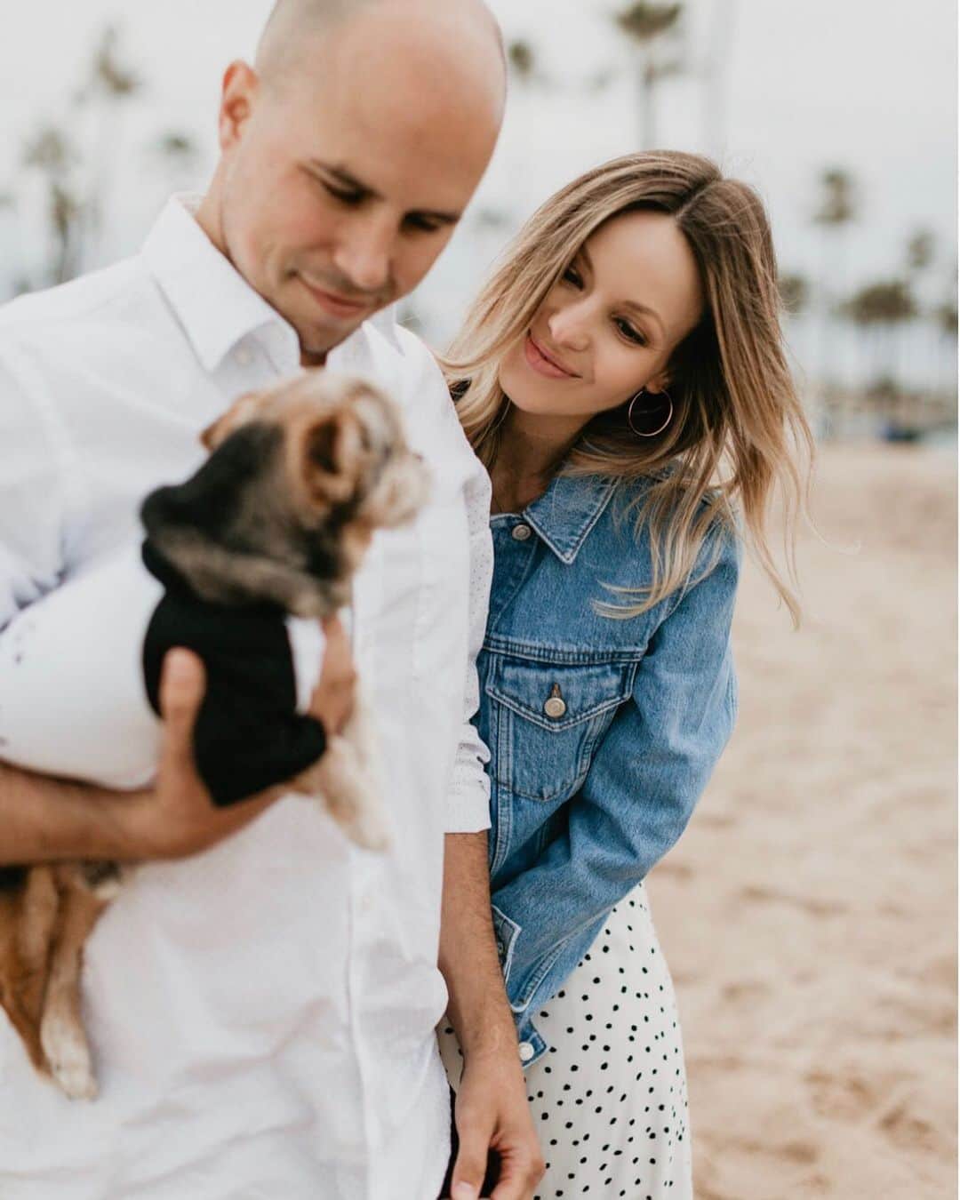 サマンサ・ドロークのインスタグラム：「I love my boys ❤️ I can’t wait to see how max deals with the new addition to our little family! Any tips? #family #tomchiks」