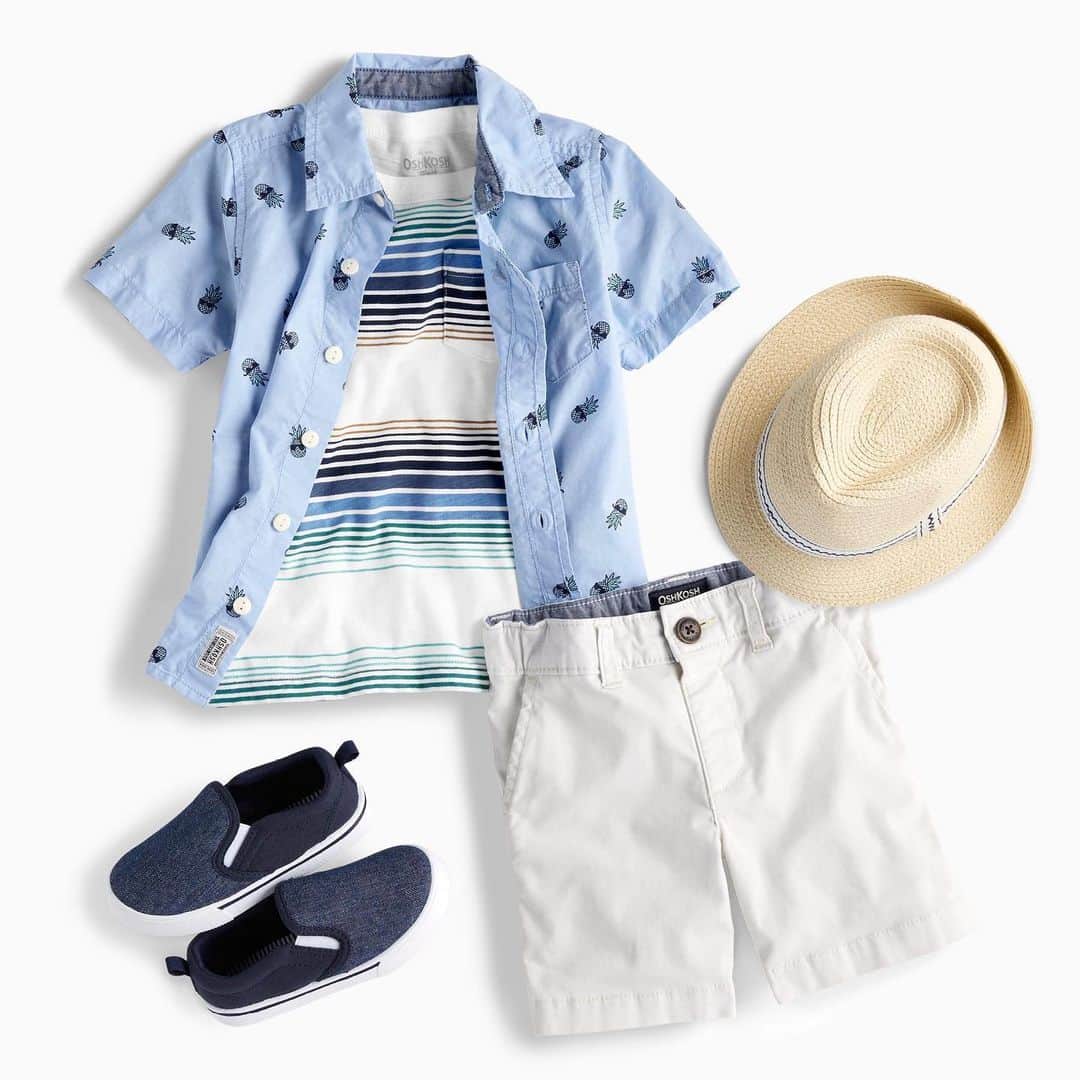 オシュコシュさんのインスタグラム写真 - (オシュコシュInstagram)「A fresh way to wear stripes? Layer on a pineapple print and #summer white shorts! #fedora #beachy #oshkoshkids」6月5日 4時24分 - oshkoshkids