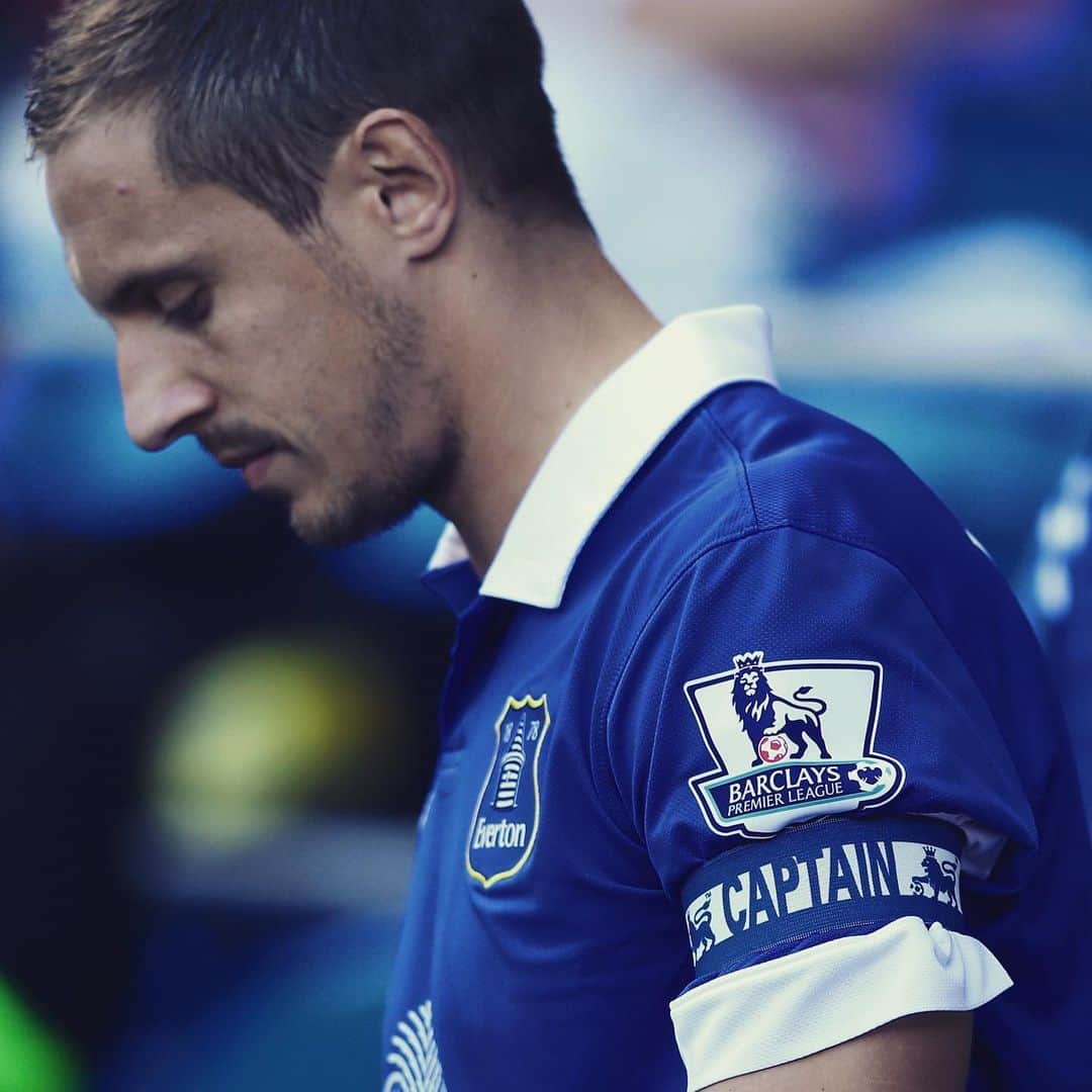 エヴァートンFCさんのインスタグラム写真 - (エヴァートンFCInstagram)「Nothing but the best wishes for the future, Captain! 🔵 • • • #jagielka #football #captain #everton #Efc #premierleague #pl #epl #farewell #thankyou #skipper #toffee #leader」6月5日 4時31分 - everton