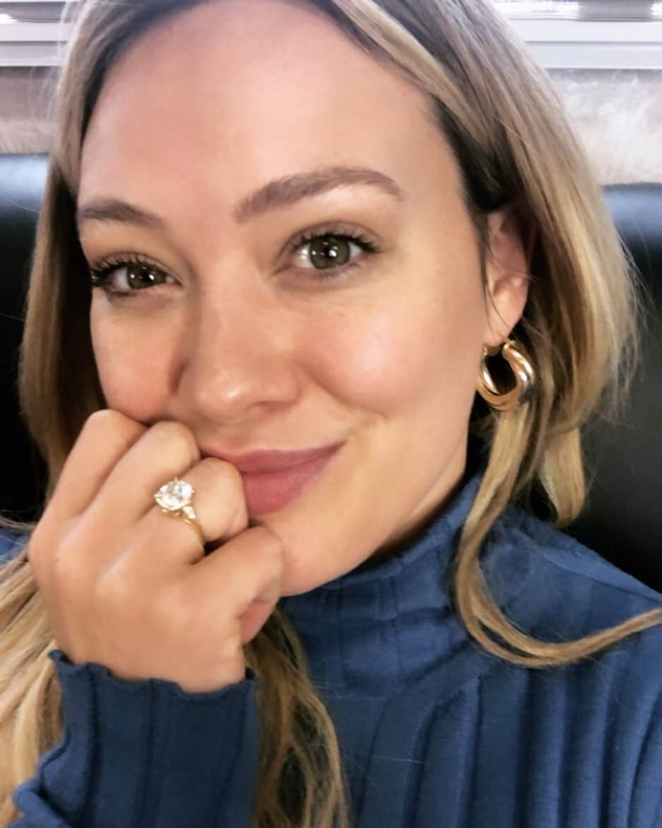 ヒラリー・ダフさんのインスタグラム写真 - (ヒラリー・ダフInstagram)「Cheesy IM GETTING MARRIED  As of one month ago post!」6月5日 4時31分 - hilaryduff