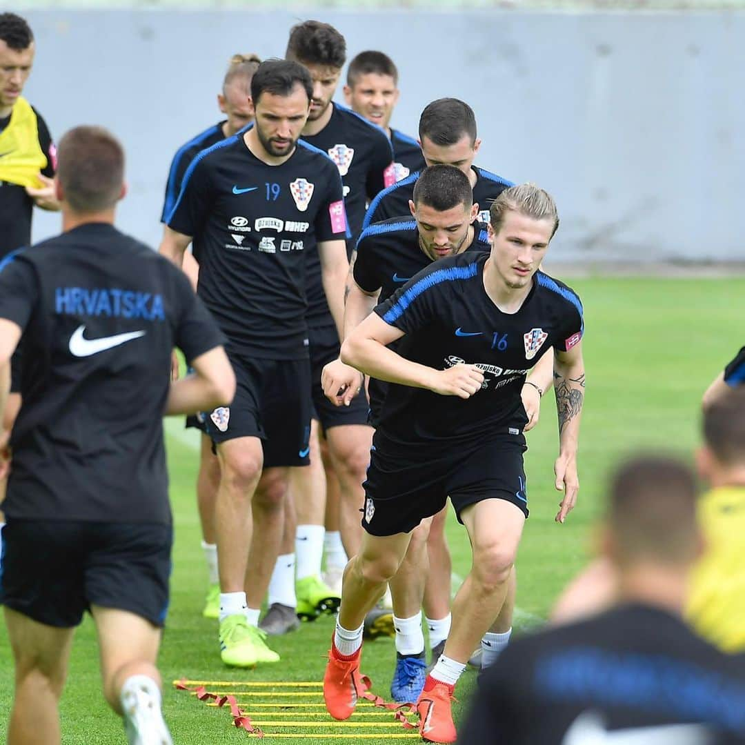 ティン・イェドバイのインスタグラム：「⚽️🇭🇷」