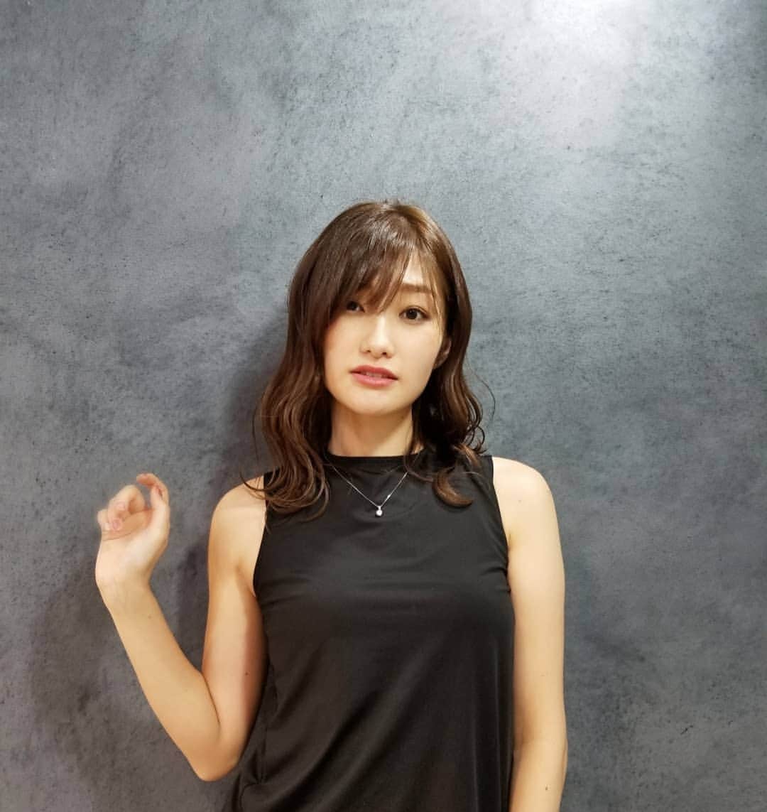のインスタグラム：「おはよう☀️☀️最近暑くて起きてしまう😪💥 昨日はにっしーさん🌈🌈✂ 息抜き空間いつも感謝です🧚🏻‍♀️❣️ ネックレスは @gos_jewelry 大粒ひとつぶネックレスです😊💓ダイヤの輝きがキレイでこれ一つでゴージャスに、華やかになるのでオススメです✨✨ #gosjewelry#アイニコ#ainico#jewelry#ダイエット垢#ダイエット垢さんと繋がりたい #自分磨き#好きな人#ダイエット#necklace#tokyo#latepost#throwback #tgif#mood#swipeleft #birthdayparty #29#FRIEND#family #greatful #tuscany#radicondoli」