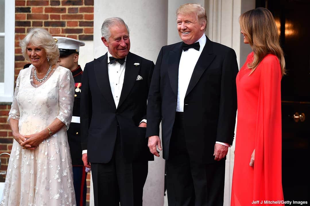 ABC Newsさんのインスタグラム写真 - (ABC NewsInstagram)「Pres. Trump and first lady Melania Trump host a dinner at Winfield House for Prince Charles, Prince of Wales and Camilla, Duchess of Cornwall. #donaldtrump #politics #england #royals #royalfamily」6月5日 4時50分 - abcnews