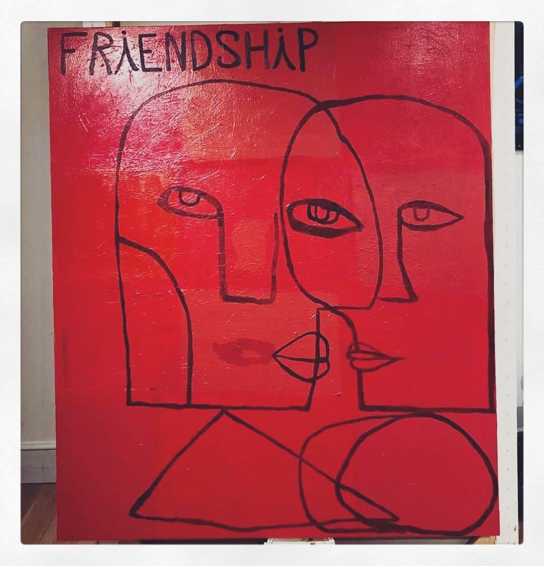 レイク・ベルのインスタグラム：「If you’re in NYC/BROOKLYN & you’re a fan of COMPASSION/BETTERMENT/KINDNESS/HEALING please run to @thefriend_ship ❤️ Join the community & be good to yourself. Thanks to the incomparable @katehulow for creating this space. Art by the talented hands of @andrewtarlow」