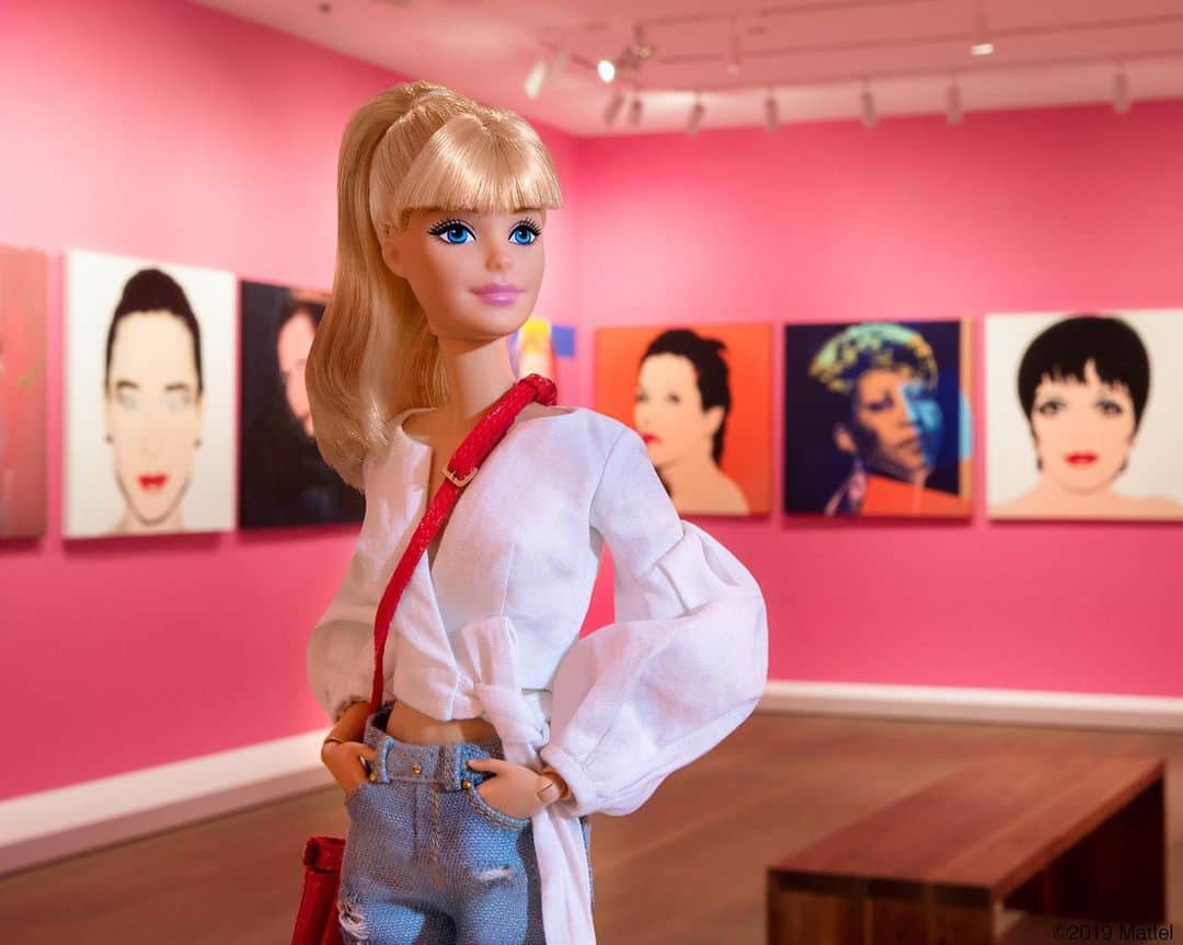 バービーさんのインスタグラム写真 - (バービーInstagram)「Spent hours inside the @levygorvy gallery for the #WarholWomen exhibit. These iconic, timeless women are a major inspiration! 🎨 #AndyWarhol #LevyGorvy #barbie #barbiestyle」6月5日 5時11分 - barbiestyle