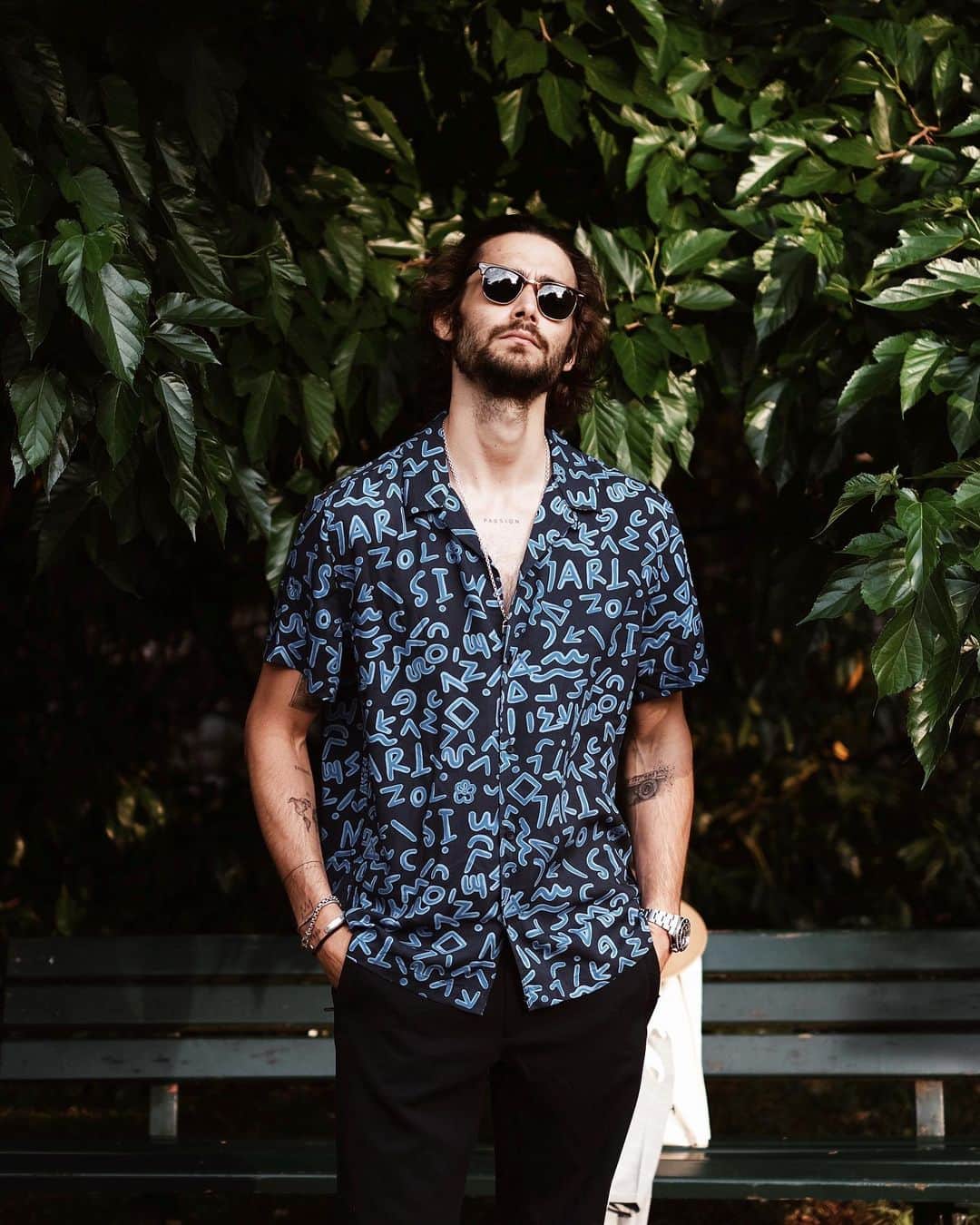 NICOLAS SIMOESのインスタグラム：「Way too hot out there... ☀️✨ #MistralxMango #MangoMan」