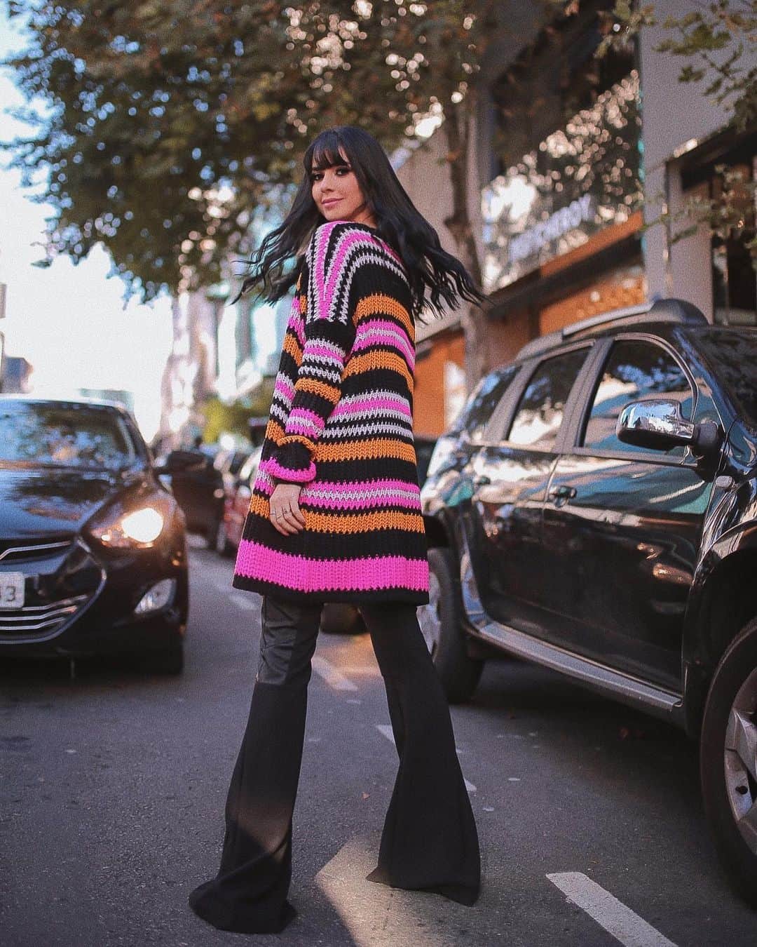 Gabriela Salesのインスタグラム：「Hello lacrinhas! Já inaugurando cabelinho novo kkkk. E hoje foi dia de evento no Gudi Retiro, na @m.aclothes ! Apenas um dos meus looks preferidos! Ameiii horrores 💗💗💗」