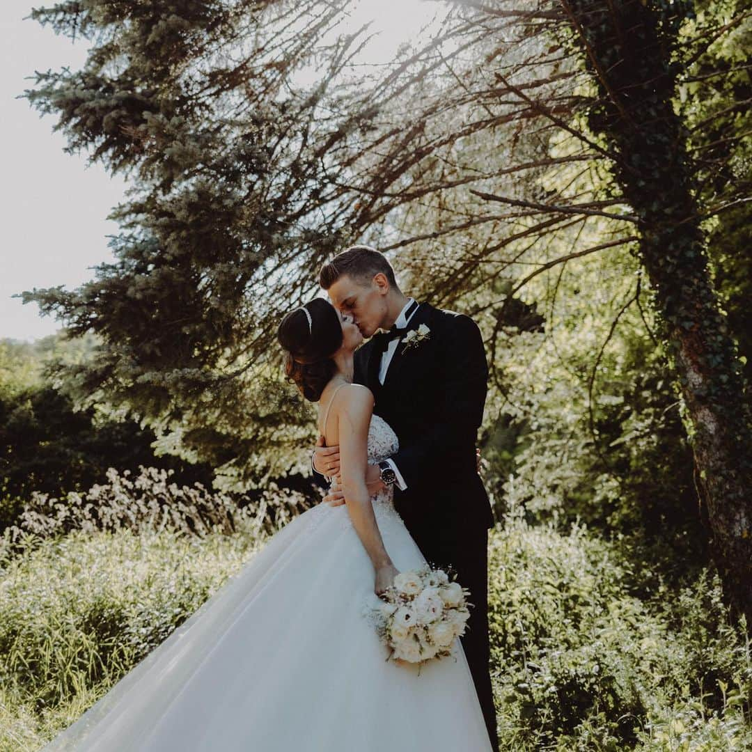 マティアス・ギンターさんのインスタグラム写真 - (マティアス・ギンターInstagram)「01.06.2019 💒👰🏽🤵🏼 @chrissy_ginter ❤️」6月5日 5時26分 - matzeginter28