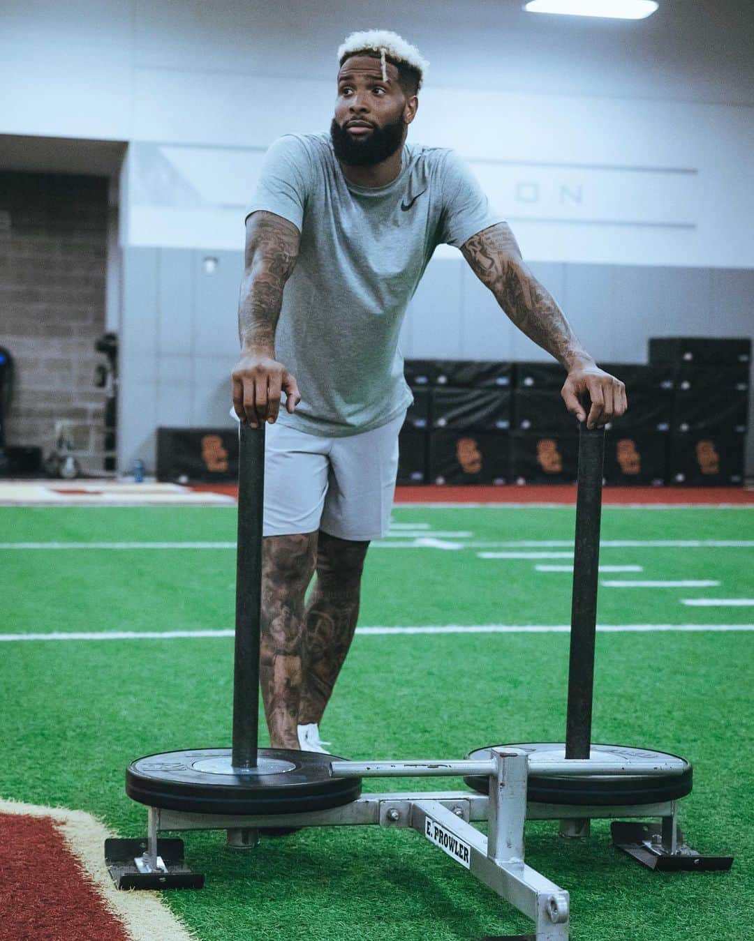 オデル・ベックハン・ジュニアのインスタグラム：「Errbody know that Vet move where u ask the question u already kno the answer tooooo 😭😭😭... “so u said you want me to push on this one or pull?”」