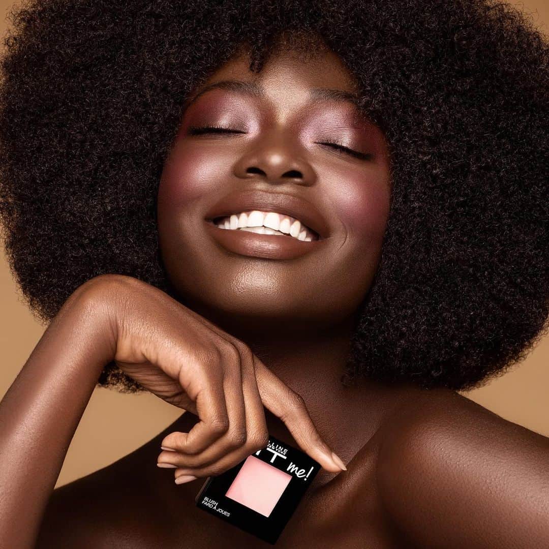Maybelline New Yorkさんのインスタグラム写真 - (Maybelline New YorkInstagram)「"It's lightweight so I can keep my look natural, but the color is buildable so I can go more dramatic. It's the perfect blush for all my beautiful melanated girls who want a pop of color." - QUEEN @anyekuos_ wearing fit me! blush! 👑 #regram #mnyitlook」6月5日 6時27分 - maybelline