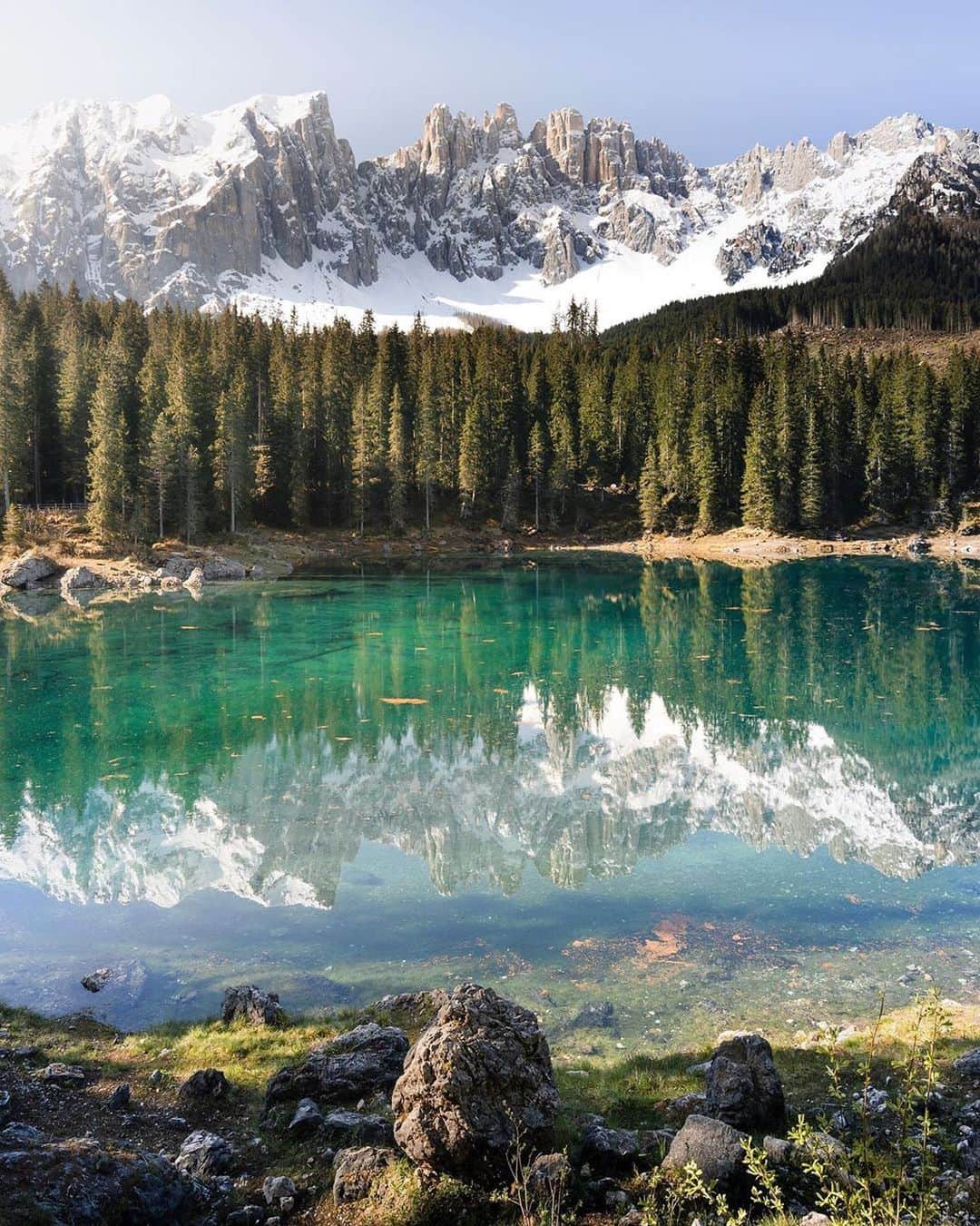 instagoodさんのインスタグラム写真 - (instagoodInstagram)「@whilenotworking Mirror mirror on the lake which lake is the most beautiful of them all? Bring me there. This is the first spot that we visited for the dolomites trip. Really one nice gem!」6月5日 6時37分 - instagood