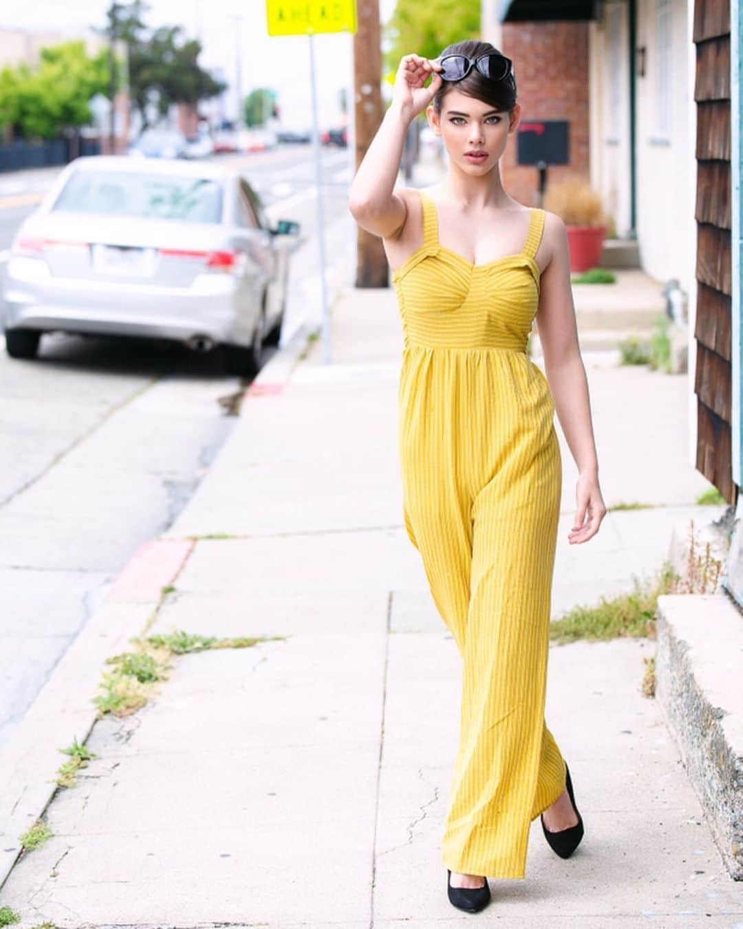 Laneya Graceさんのインスタグラム写真 - (Laneya GraceInstagram)「Shot by @tinamaligaphoto Mua @artistrybyamy 🥰 shot in #alameda #greeneyes #eastbay #fashion #photography #portraitphotography #portrait #fashionphotography #yellow #wlyg #model」6月5日 6時55分 - official_laneya_grace