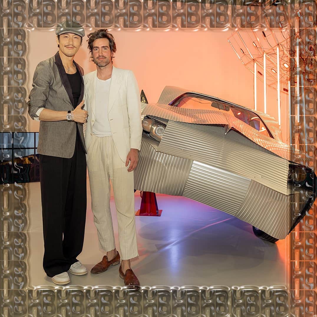 フー・ビンのインスタグラム：「Now this is contemporary! Had the chance to meet @sguillermos who created such an amazing art piece together with @rimowa. Who ever has thought to use luggage material onto a car!  #hubing #lifestyle #gas #rimowa #designer #contemporary #art #noway #luxurylifestyle #후빙#胡兵 #フービン #胡兵时尚观点 #胡兵全球Go  #fashiontrip #fashion #fashionicon #fashionindustry #gentlemen #chinesegentlemen #actor #chineseactor #chinesemodel #asianactor #style #styleman #menswear #mensstyle」