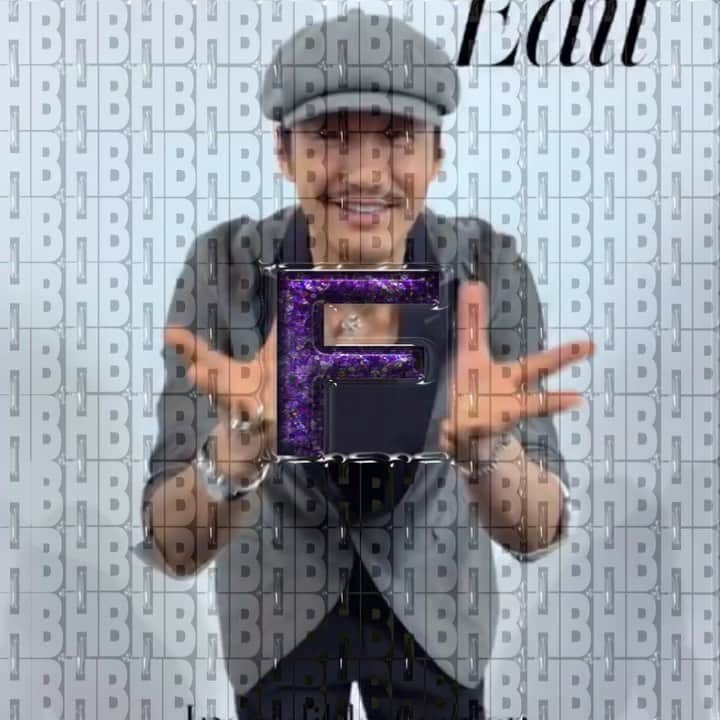 フー・ビンのインスタグラム：「Got some snapshots from an actual Boomerang machine, interesting setup from @portermagazine during the @jingart_bj exhibition. Happy belated Children’s day!  #hubing #lifestyle #snapshot @portermagazine #jingart #beijing #exhibition #luxurylifestyle #후빙#胡兵 #フービン #胡兵时尚观点 #胡兵全球Go  #fashiontrip #fashion #fashionicon #fashionindustry #gentlemen #chinesegentlemen #actor #chineseactor #chinesemodel #asianactor #style #styleman #menswear #mensstyle」