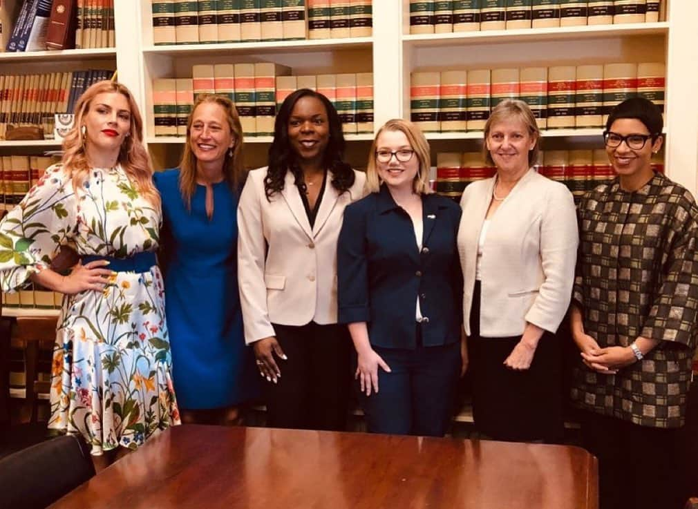 ビジー・フィリップスさんのインスタグラム写真 - (ビジー・フィリップスInstagram)「I was beyond proud to testify to the House Judiciary subcommittee today about the recent abortion bans and women's reproductive rights alongside these truly remarkable women who are all doing incredible work on the ground to make sure that women's rights are protected in this country. They are; Jennifer Galvin, litigator for @aclu_nationwide; Dr. Yashica Robinson, an OB-GYN who provides care in Alabama; HK Grey, an incredible young activist with @wetestify who shared her own story; Dr. Owen Phillips, an OB-GYN who provides care in Tennessee; Professor Melissa Murray, whose extensive areas of research include Family Law, Constitutional Law, Reproductive Rights and Justice, Law and Sexuality. Thank you to @housejuddems @ppact @prochoiceamerica @reprorights #stopthebans #youknowme #roevwade #shoutyourabortion」6月5日 7時39分 - busyphilipps