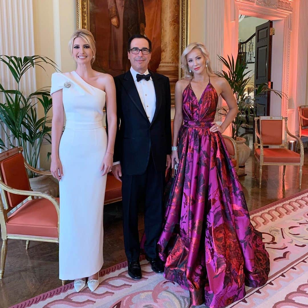 イヴァンカ・トランプさんのインスタグラム写真 - (イヴァンカ・トランプInstagram)「Beautiful dinner hosted by Ambassador and Mrs Johnson, POTUS and FLOTUS in honor of his Royal Highness the Prince of Wales and her Royal Highness the Duchess of Cornwall.」6月5日 7時46分 - ivankatrump