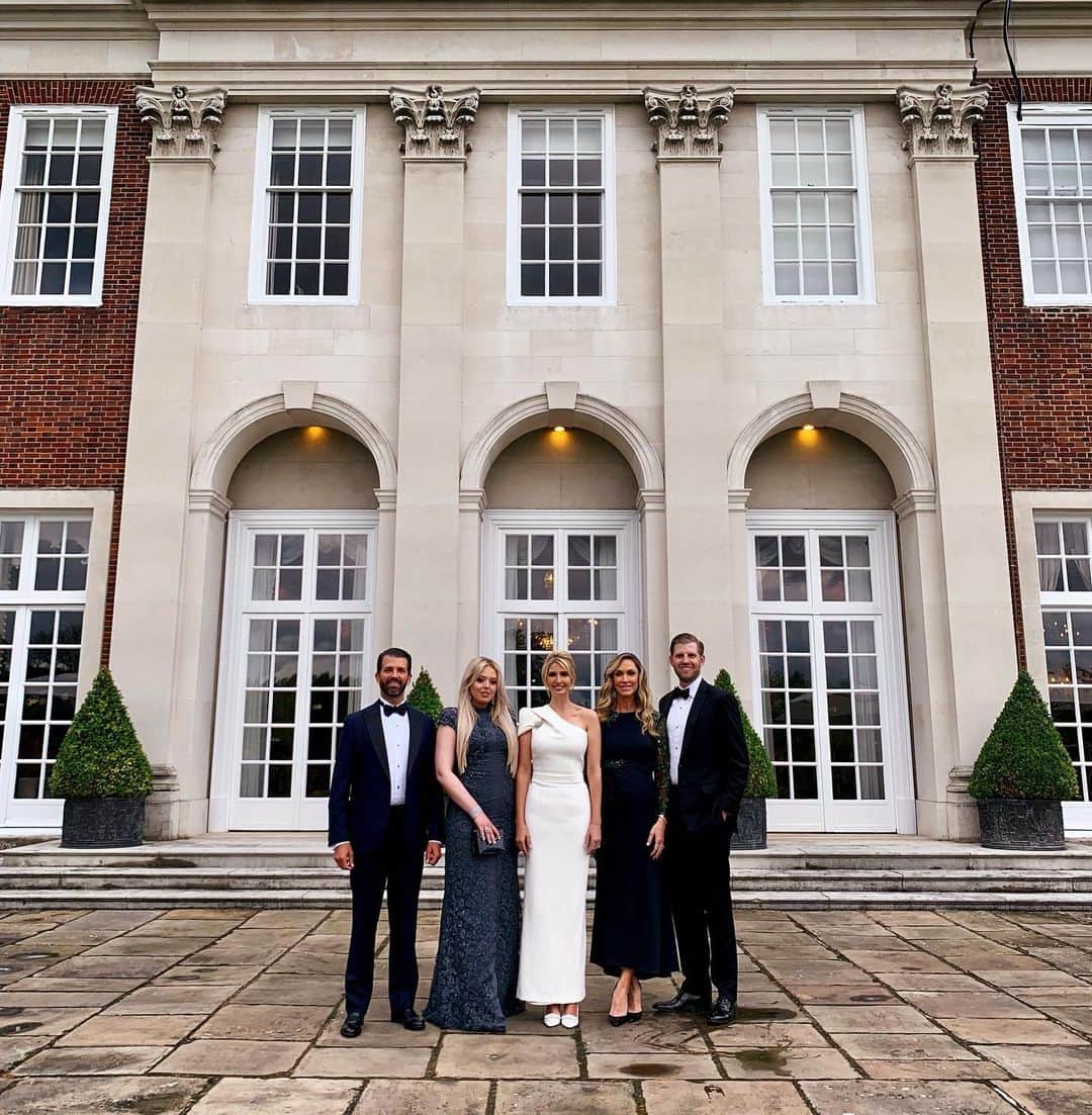 ティファニー・トランプのインスタグラム：「Such a wonderful evening in honor of the Prince of Wales and the Duchess of Cornwall at Winfield House 🇺🇸❤️🇬🇧 #USStateVisit」