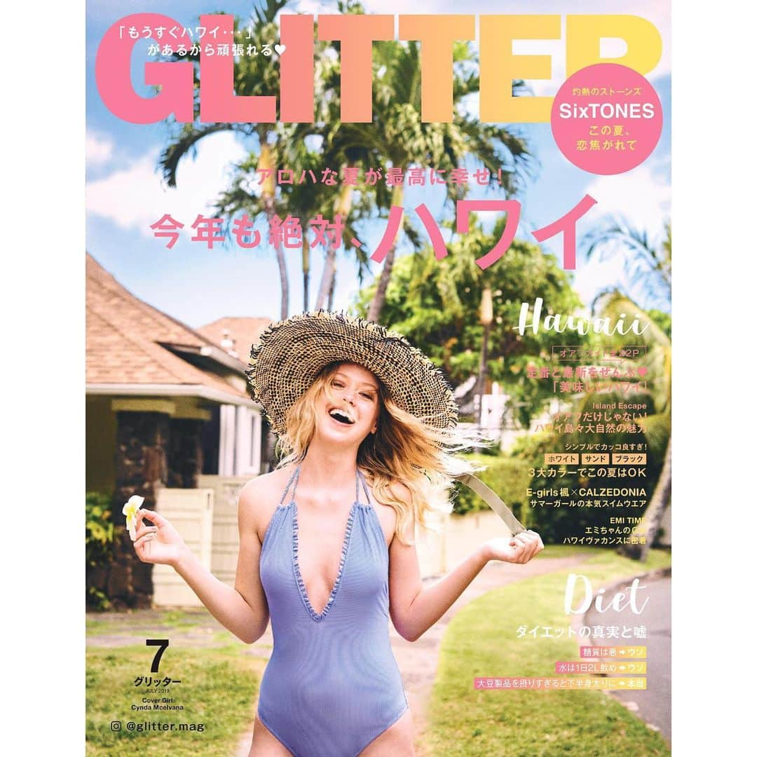 GLITTERさんのインスタグラム写真 - (GLITTERInstagram)「GLITTER7月号は毎年大好評のハワイ特集🌴🌺✨﻿ ﻿ オアフ、カウアイ、ハワイ島などのフードやスポットをたーっぷり紹介しちゃいます😏💞﻿ ﻿ そしてE-girs楓ちゃん(@kaede__happiness__official )がCALZEDONIAのスイムウェアを纏って登場❣️(こちらもハワイで撮影しました👍🏻)﻿ ﻿ ﻿ HOT GUYSは目が離せない魅惑の男たち、#SixTONES が初登場🖤﻿ サンドカラーファッションとともにロングインタビューにて彼らの魅力をたっぷり解剖🥰﻿ ﻿ ダイエッター必見🚨ダイエットの真実と嘘も😳﻿ ﻿ ﻿ 6月7日発売🧡チェックしてね😻﻿ ﻿ #GLITTER #7月号 #ハワイ #オアフ #ハワイ最高 #旅行﻿ #Egirls #楓 #Happiness #SixTONES #ダイエット #痩せたい  #7日発売」6月5日 8時49分 - glitter.mag