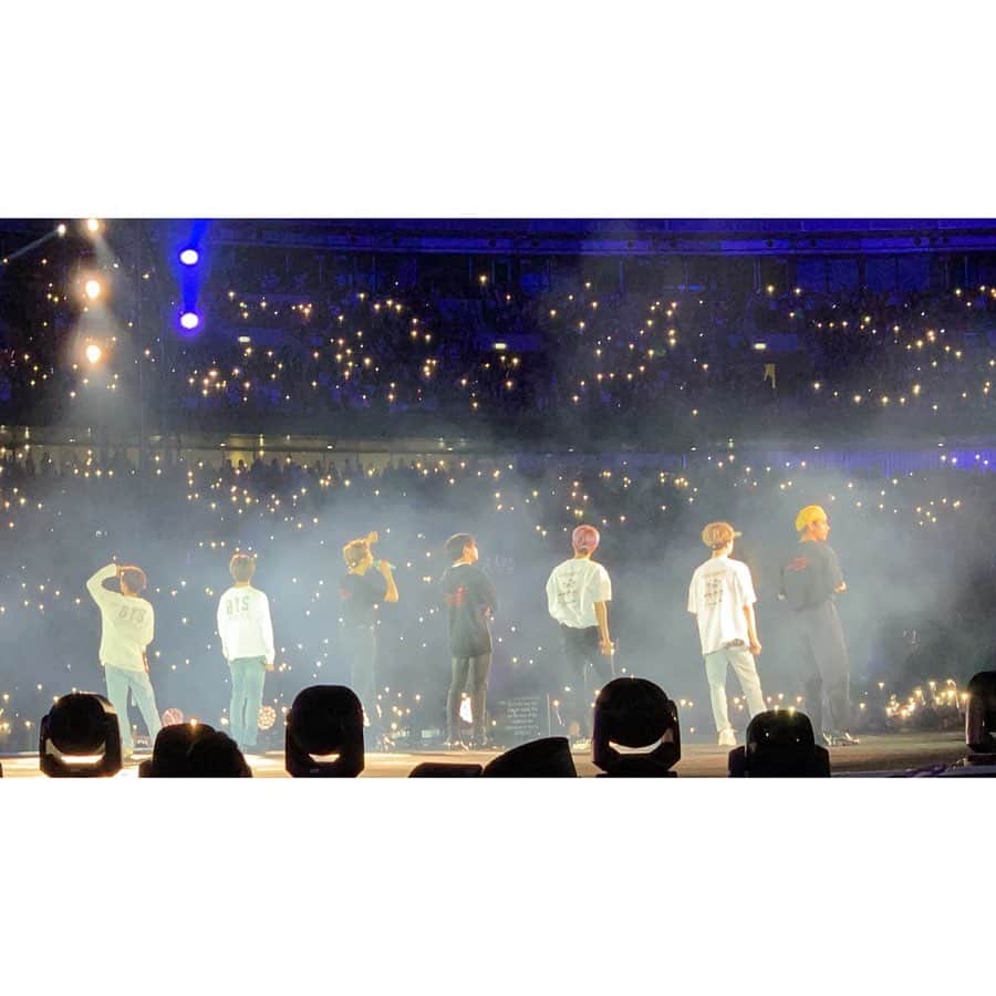 金原里奈のインスタグラム：「💜BTS at Wembley Stadium 1,2/6/2019💜 We even made them cry with the surprise🥺#unforgettablemoments #btsatwembley #bts #bangtanboys #army #ipurpleyou💜」