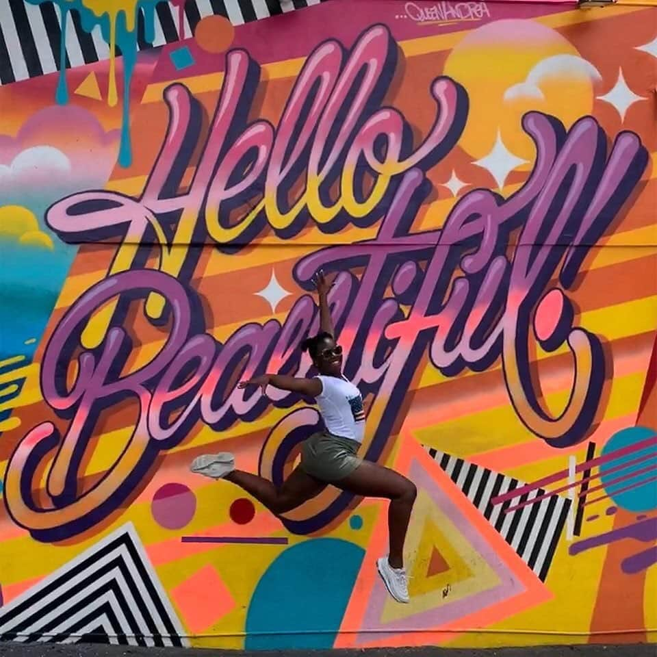 イレタ・シレテさんのインスタグラム写真 - (イレタ・シレテInstagram)「Another day in my adventure... 😁  #happytime #shiplife #jumpingaroundtheworld #miami #wynwoodwalls #streetpainting #wynwood #hellobeautiful #showgirl #adventureoftheseas #royalcaribbean #picoftheday」6月5日 8時58分 - yretha_slt